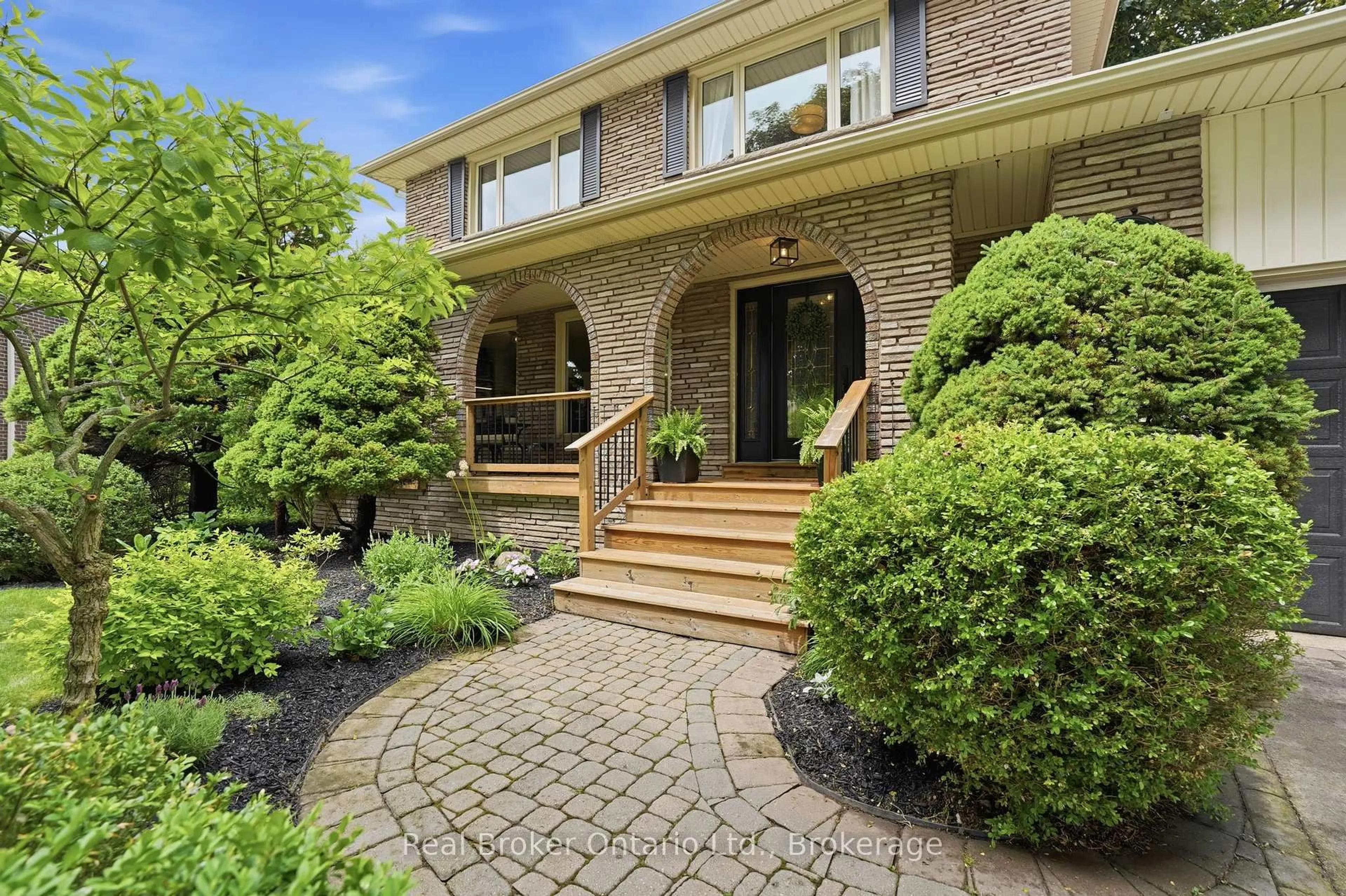 Home with brick exterior material, street for 245 Applevale Crt, Burlington Ontario L7L 2C1