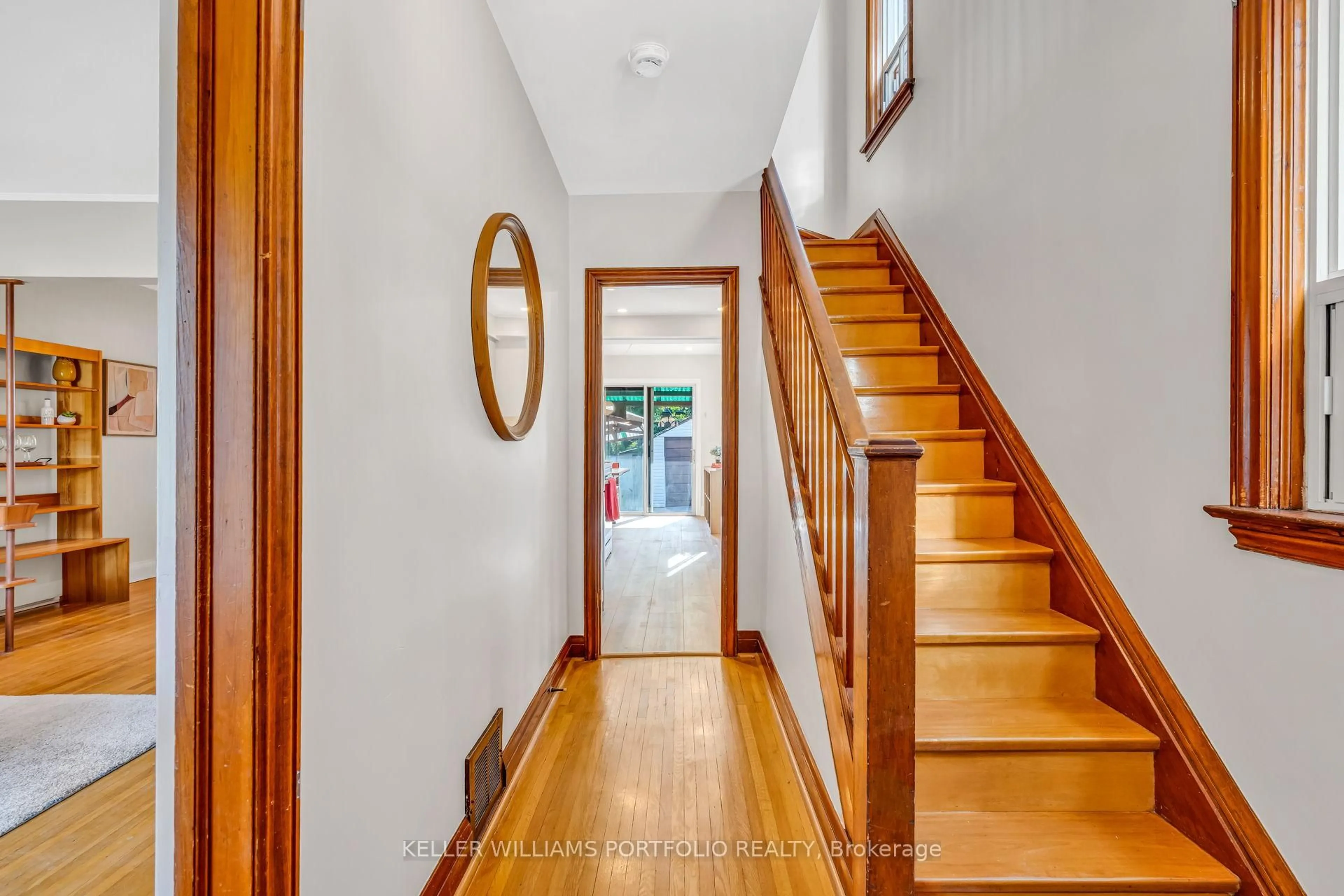 Unknown for 210 Bicknell Ave, Toronto Ontario M6M 4G9