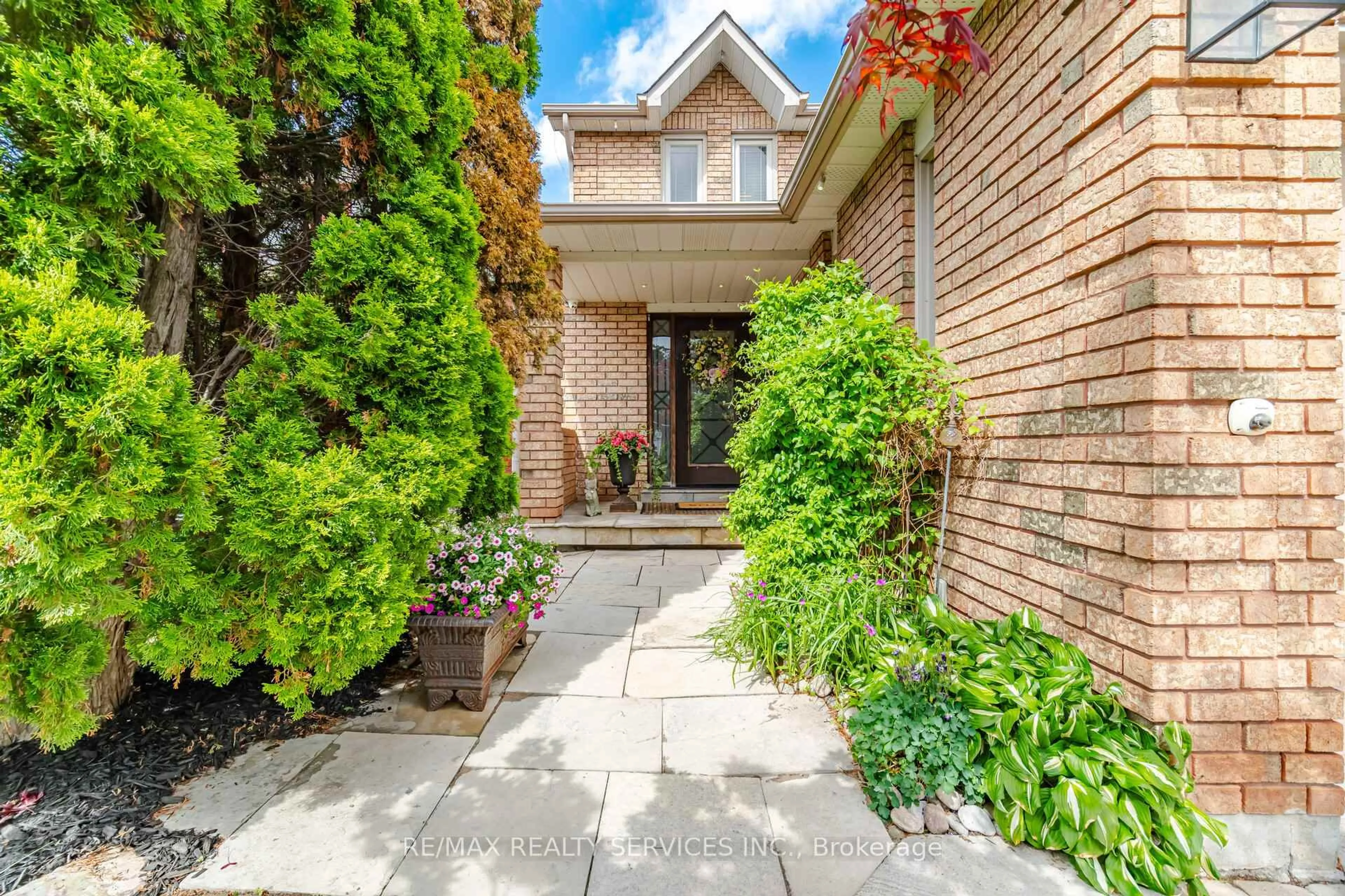 Home with brick exterior material, street for 4671 Owl Circ, Mississauga Ontario L4Z 2W8