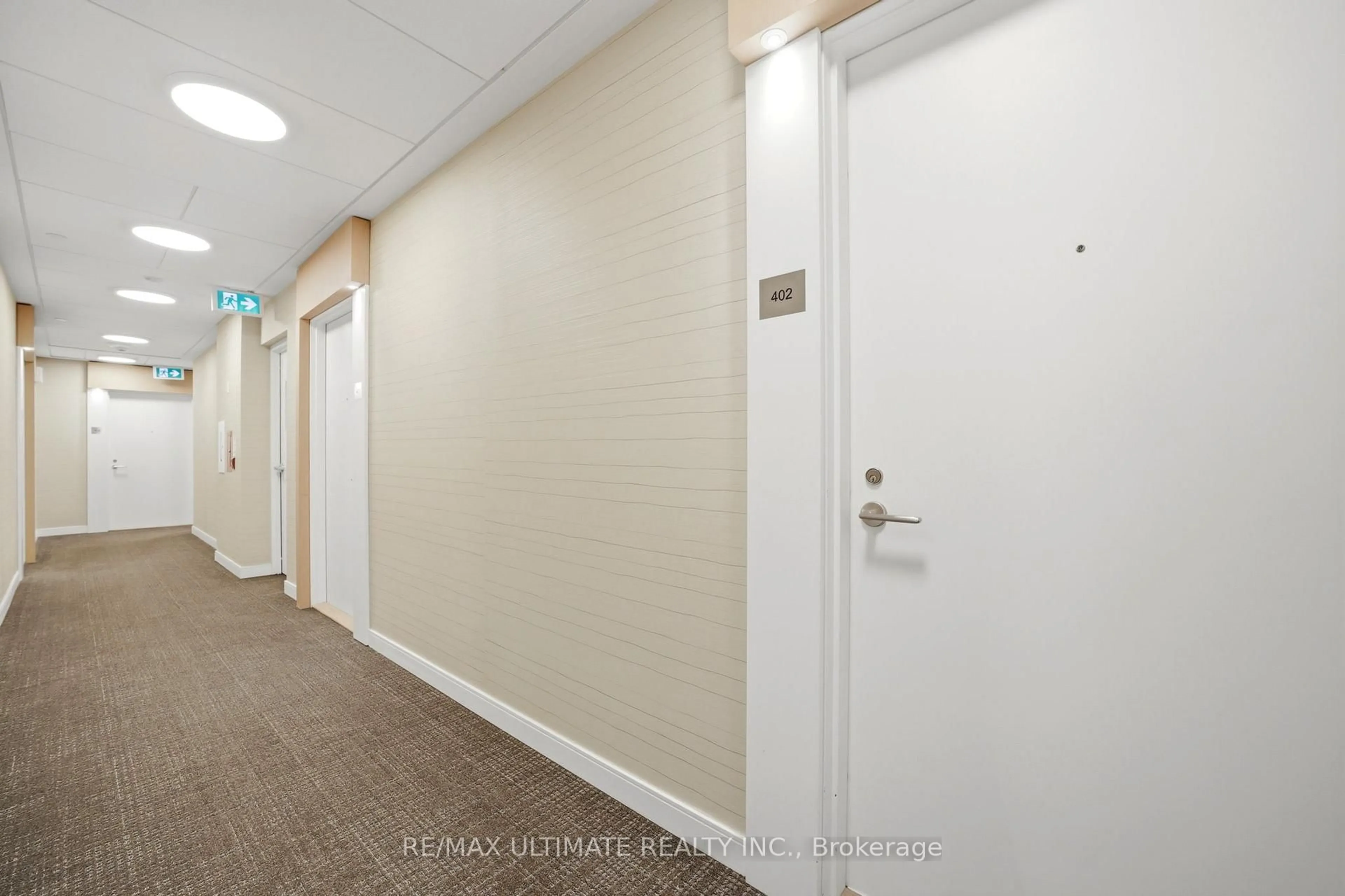 Indoor foyer for 70 Annie Craig Dr #402, Toronto Ontario M8V 0G2