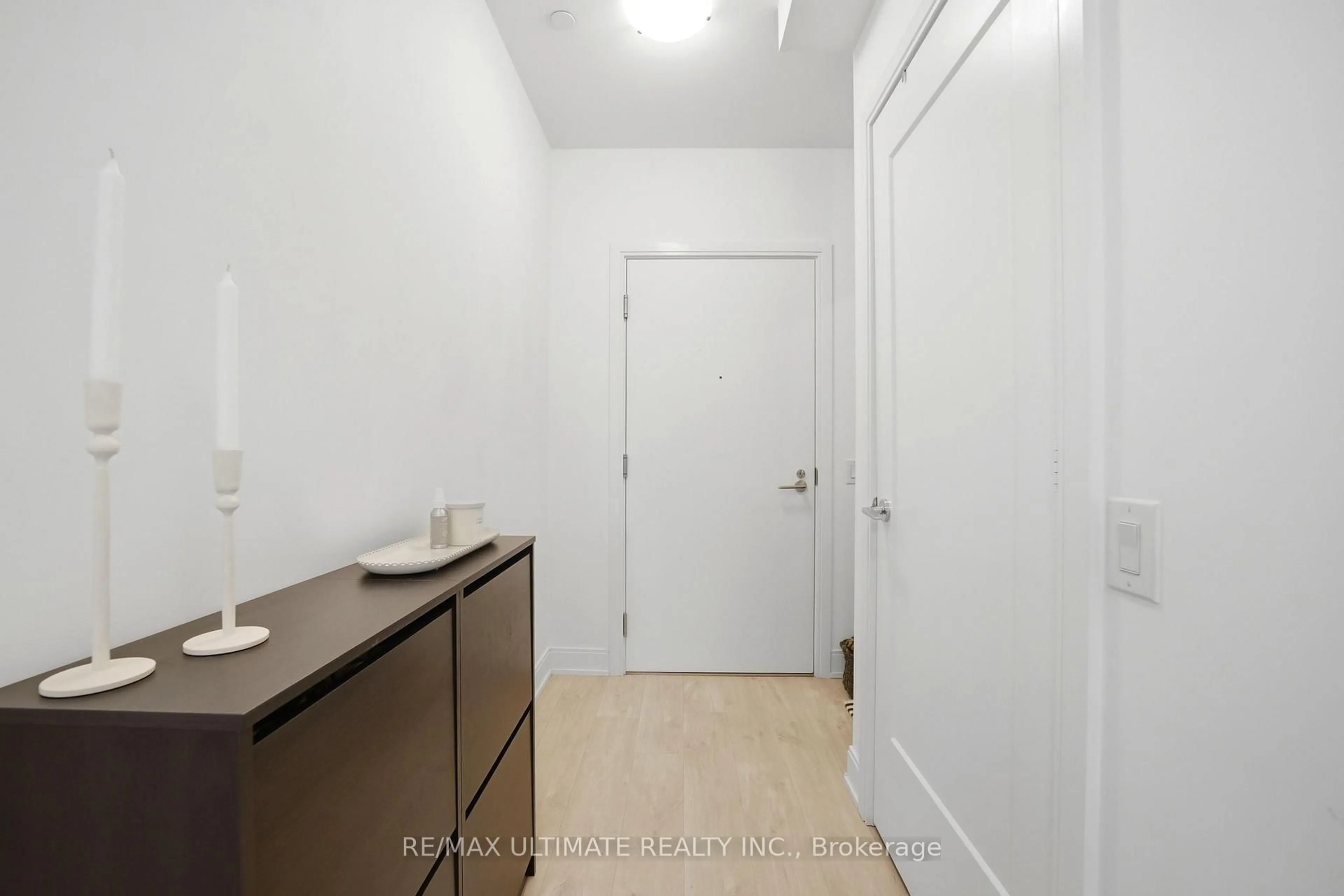 A pic of a room for 70 Annie Craig Dr #402, Toronto Ontario M8V 0G2