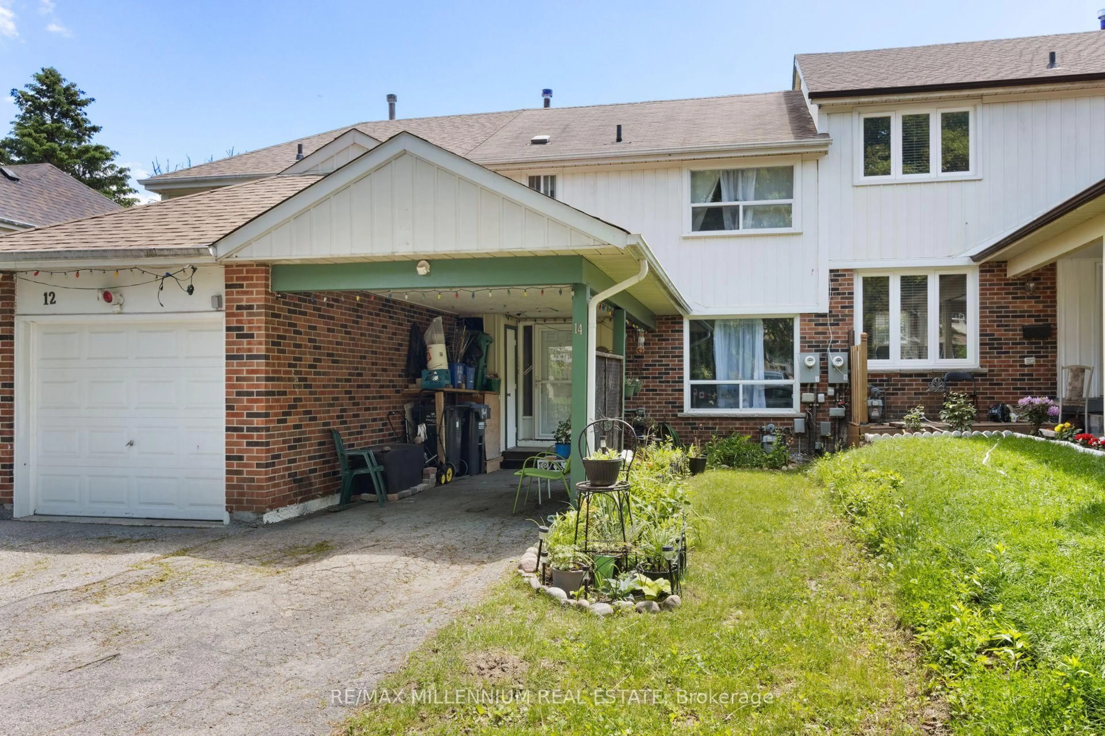 Home with brick exterior material, street for 14 Laurier Crt, Brampton Ontario L6Z 1J5