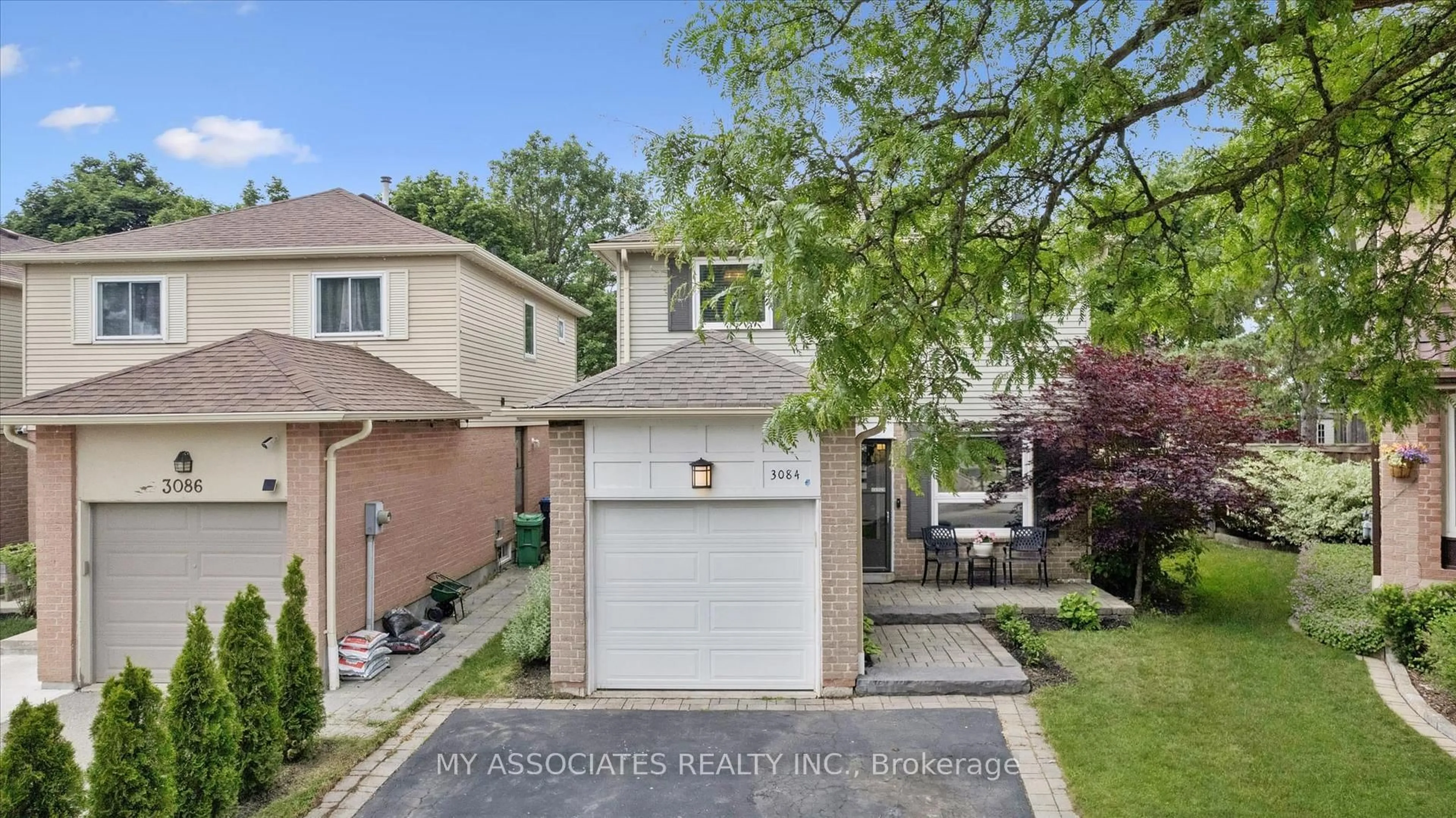 Home with brick exterior material, street for 3084 Kilbride Cres, Mississauga Ontario L5N 3C3