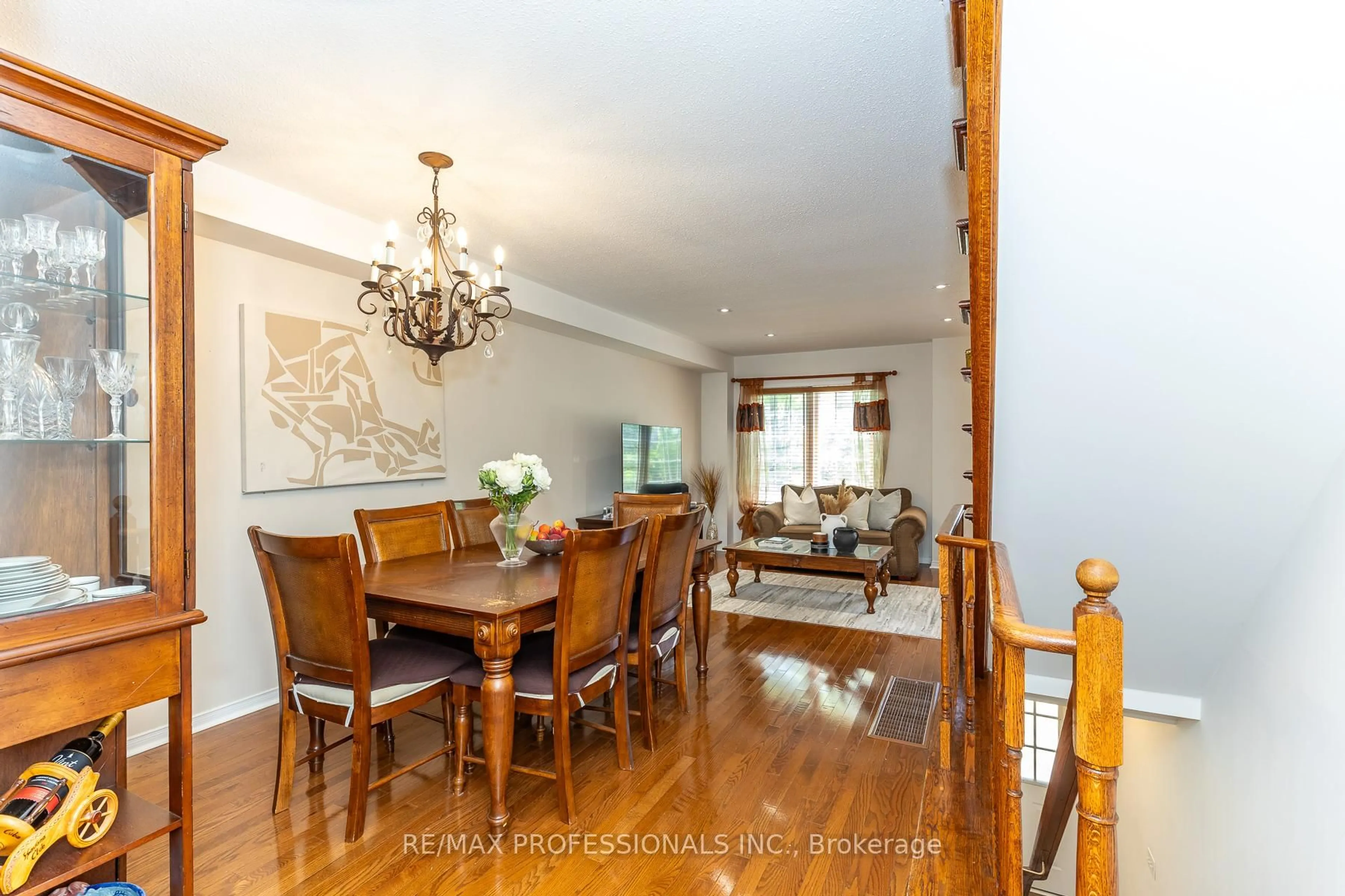 Dining room, wood/laminate floor for 45 Weston Rd, Toronto Ontario M6N 5H3