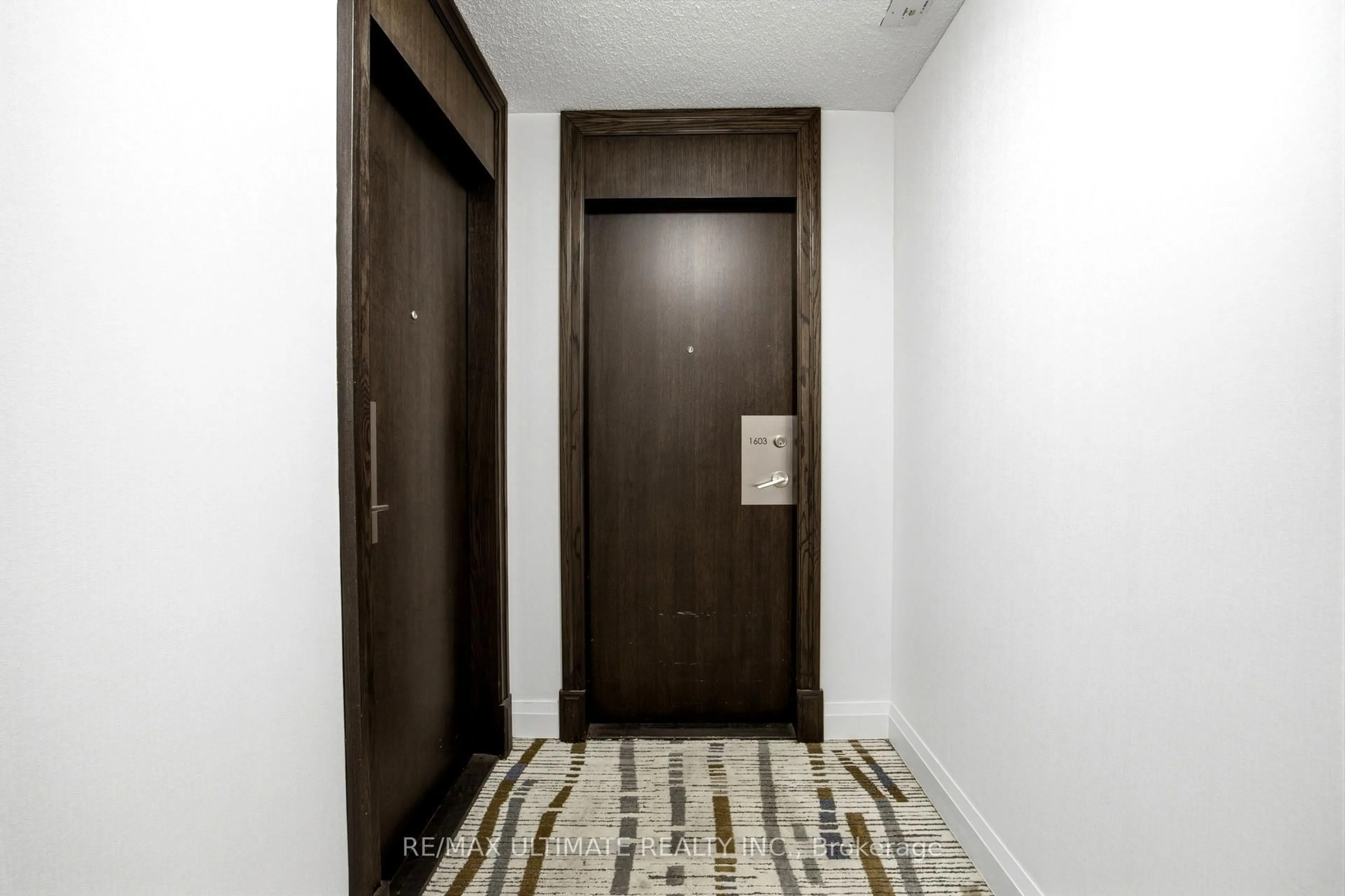 Indoor entryway for 3 Michael Power Pl #1603, Toronto Ontario M9A 0A2