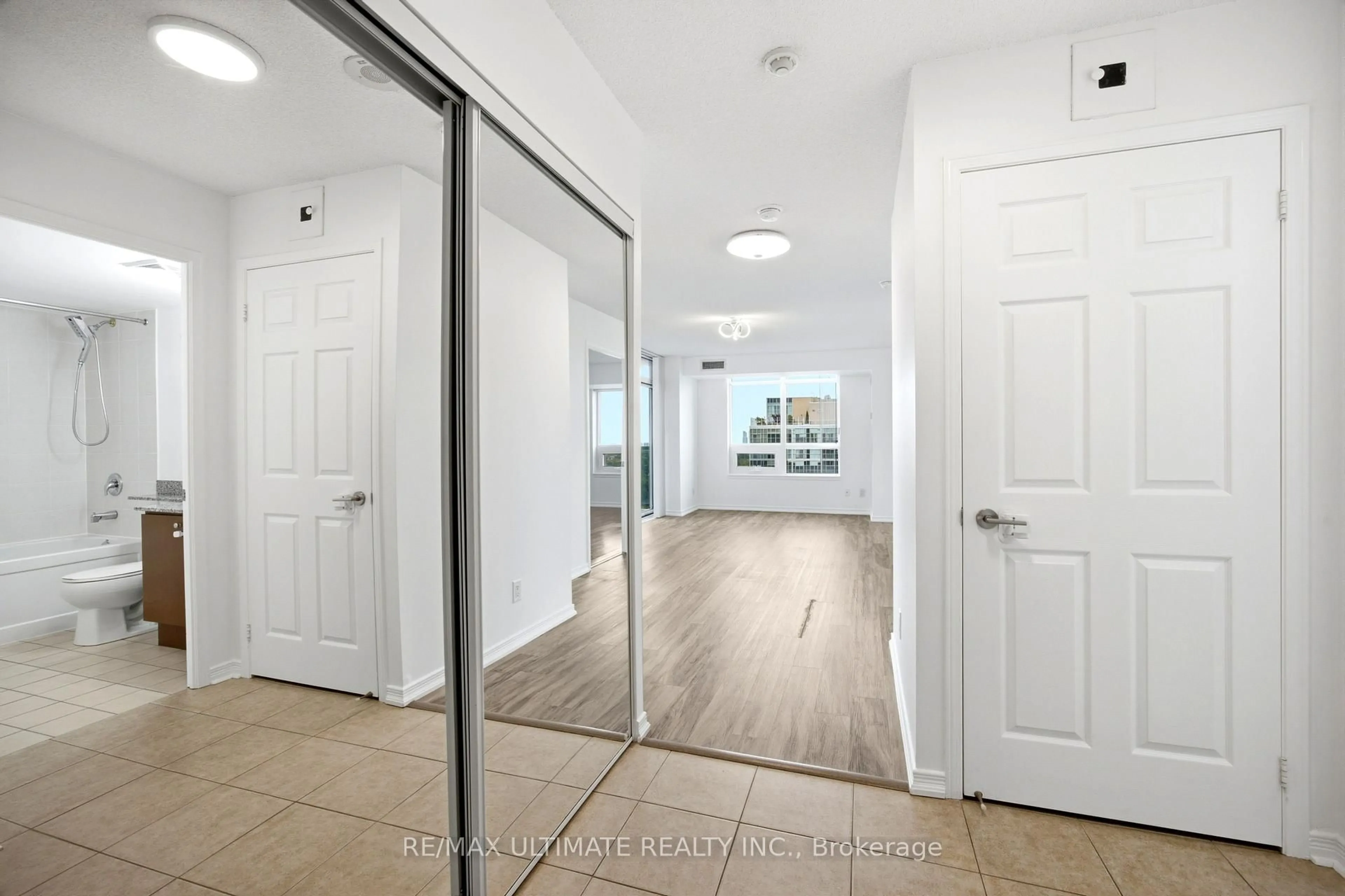 Indoor entryway for 3 Michael Power Pl #1603, Toronto Ontario M9A 0A2