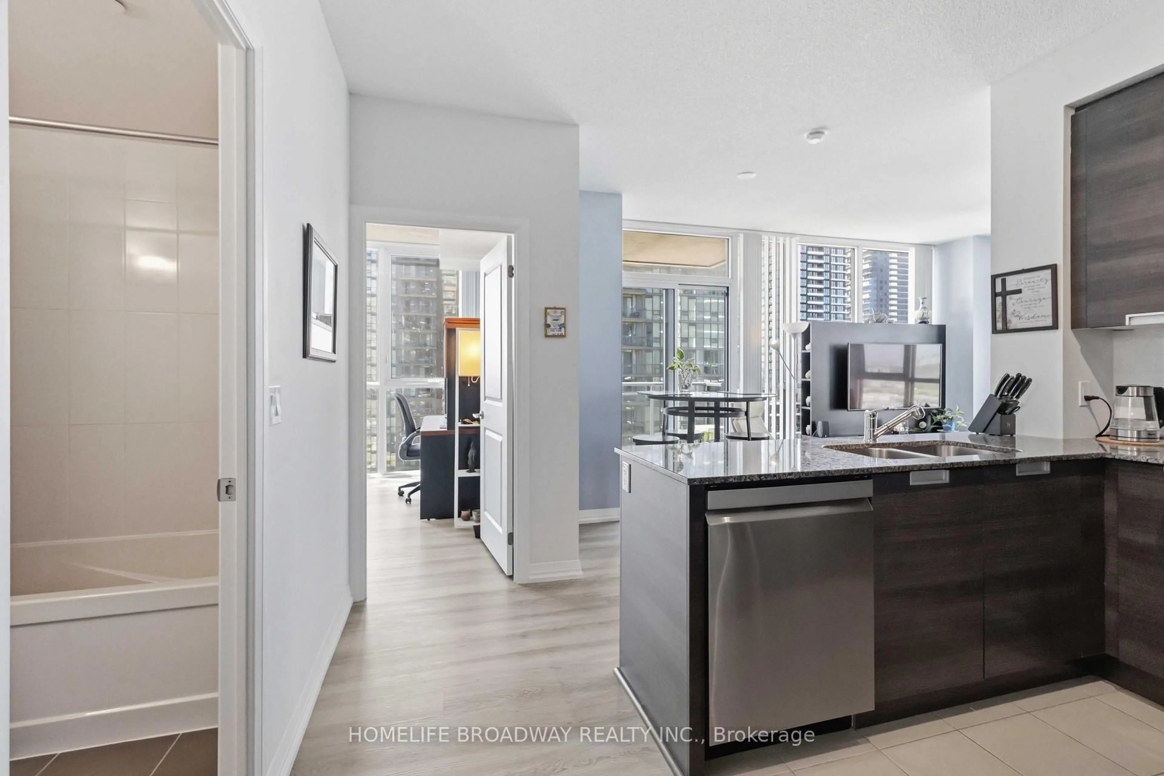 Unknown for 75 Eglinton Ave #1209, Mississauga Ontario L5R 0E5