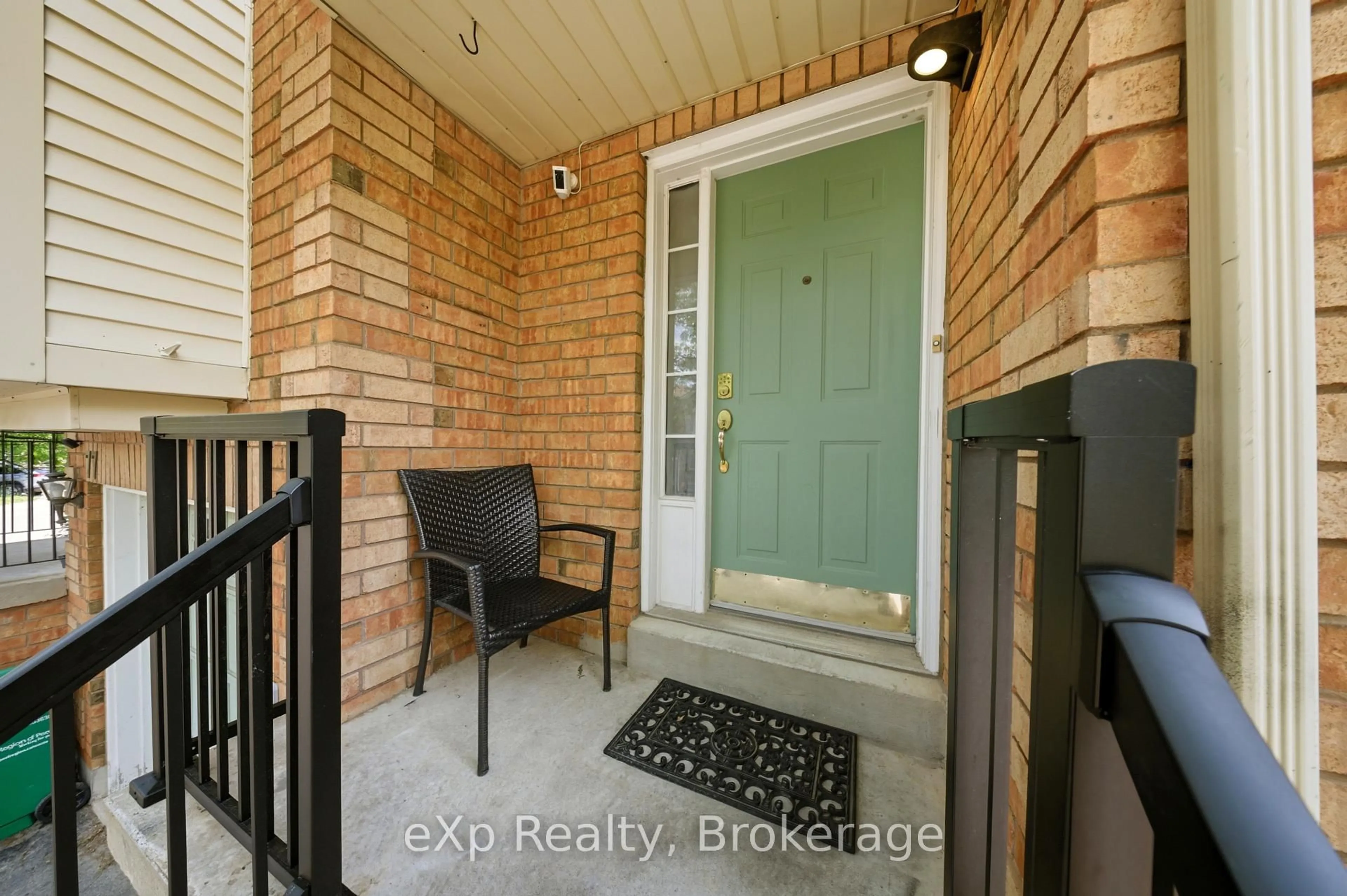 Indoor entryway for 9800 Mclaughlin Rd #75, Brampton Ontario L6X 4R1