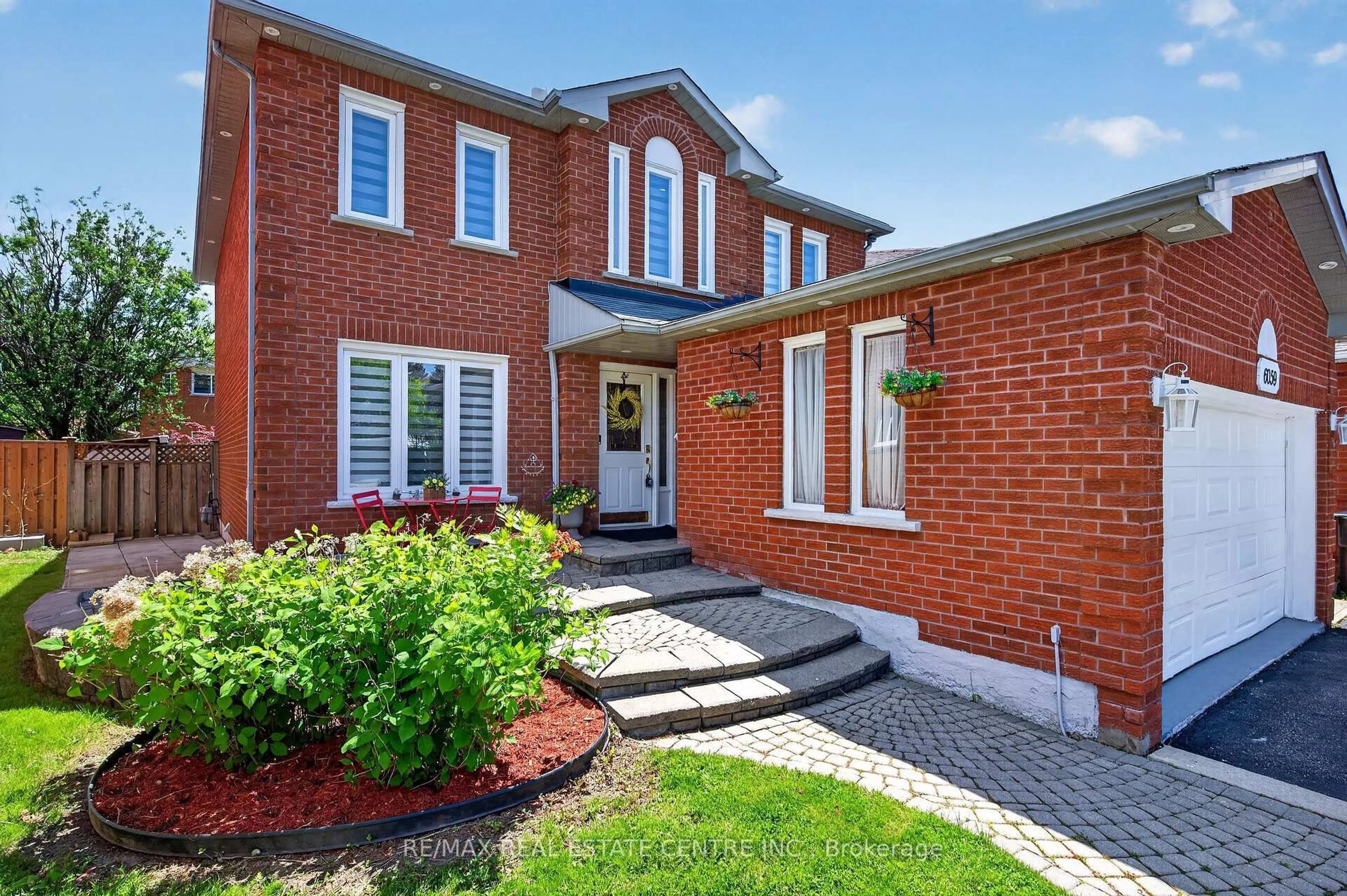 Home with brick exterior material, street for 6059 Gemini Cres, Mississauga Ontario L5N 6B6