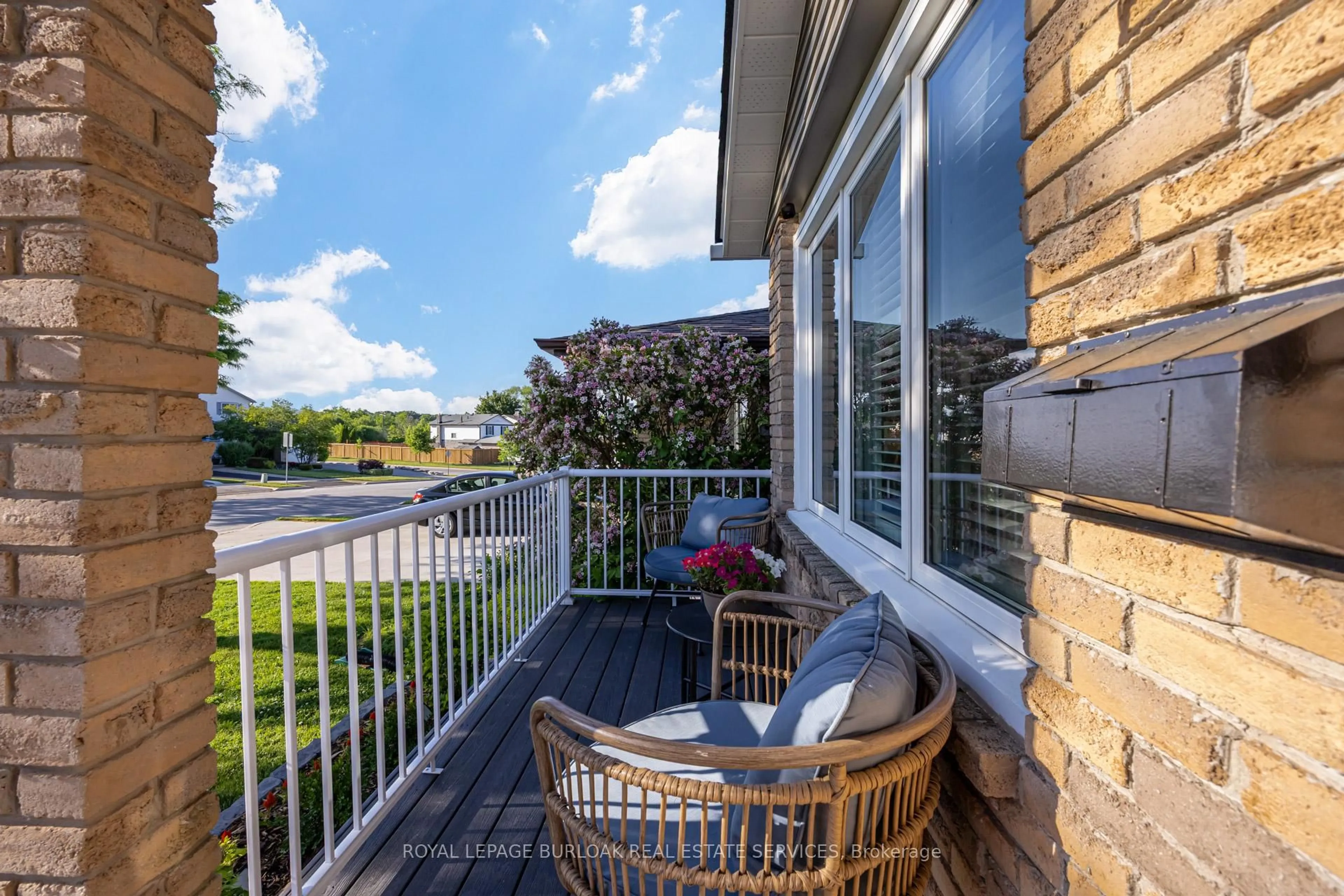 Balcony in the apartment, unknown for 2348 Malcolm Cres, Burlington Ontario L7P 4H4
