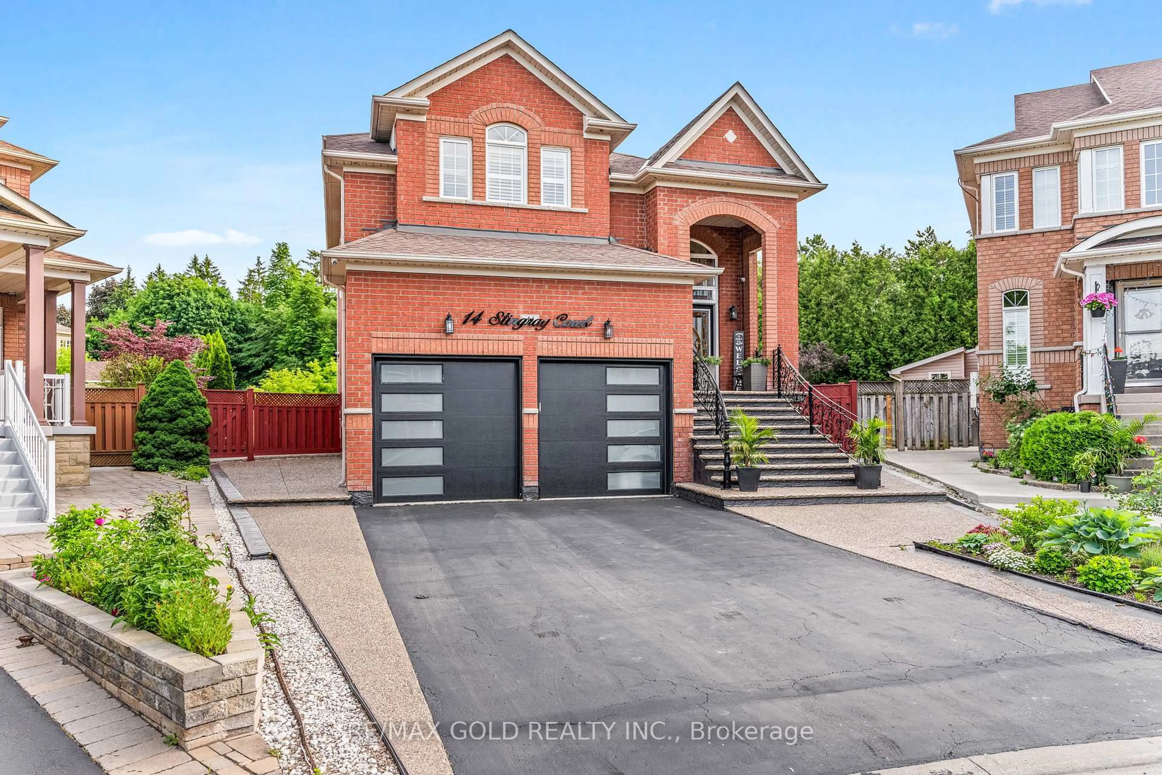 Home with brick exterior material, street for 14 Stingray Crt, Brampton Ontario L6V 4R1