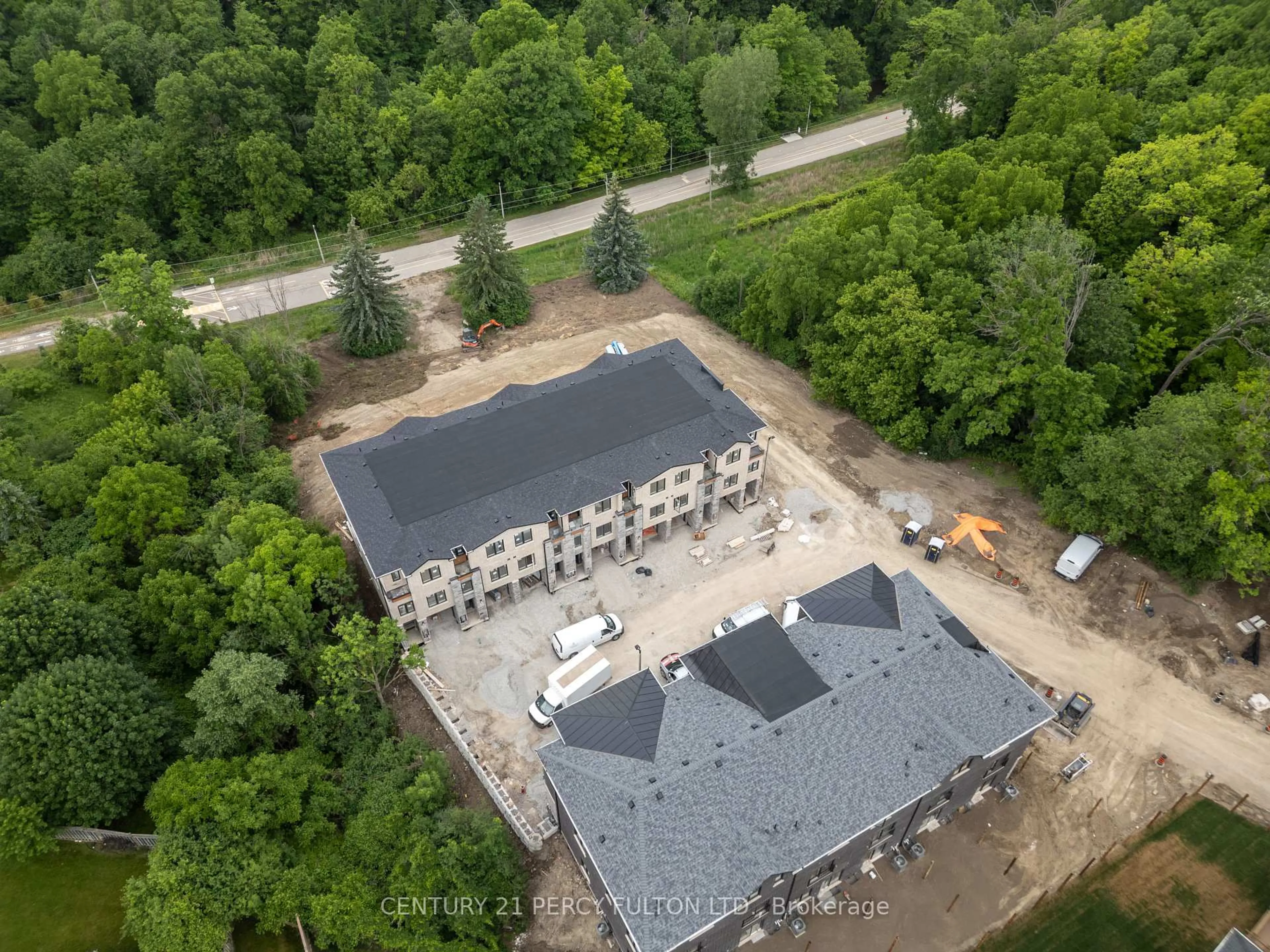A pic from outside/outdoor area/front of a property/back of a property/a pic from drone, building for 6636 Clock Crt #10, Mississauga Ontario L5W 1N2