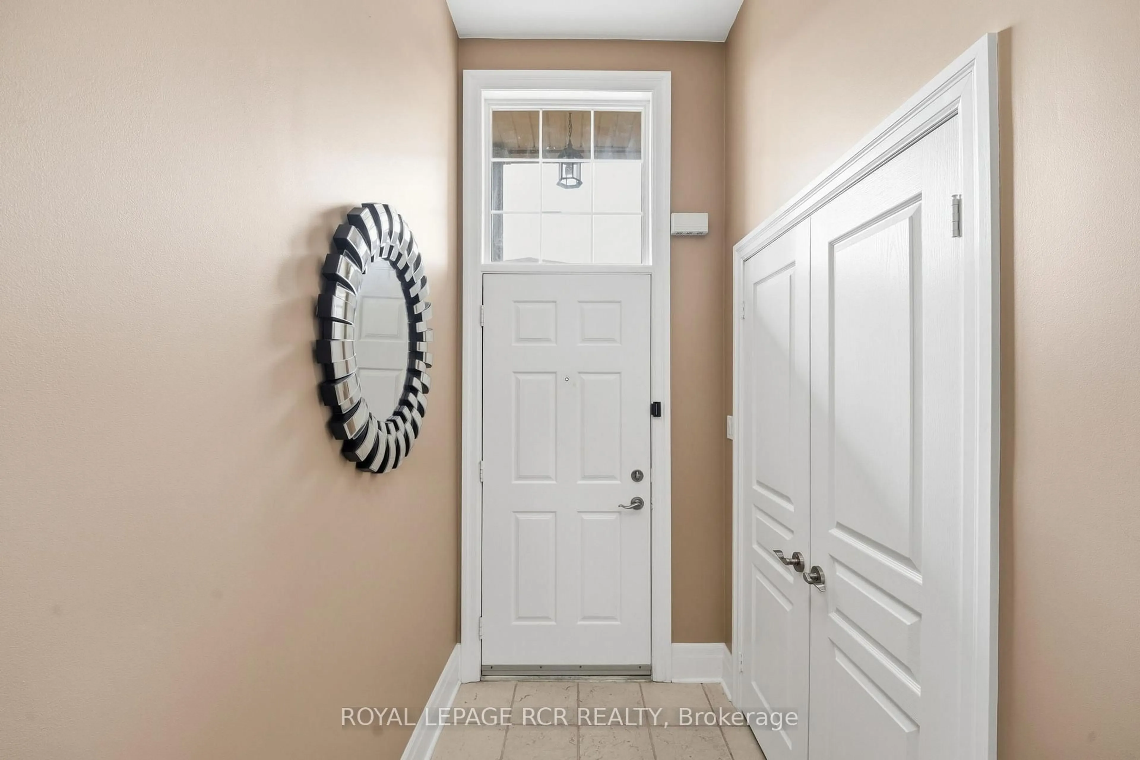 Indoor entryway for 106 Rolling Hills Lane, Caledon Ontario L7E 4E1