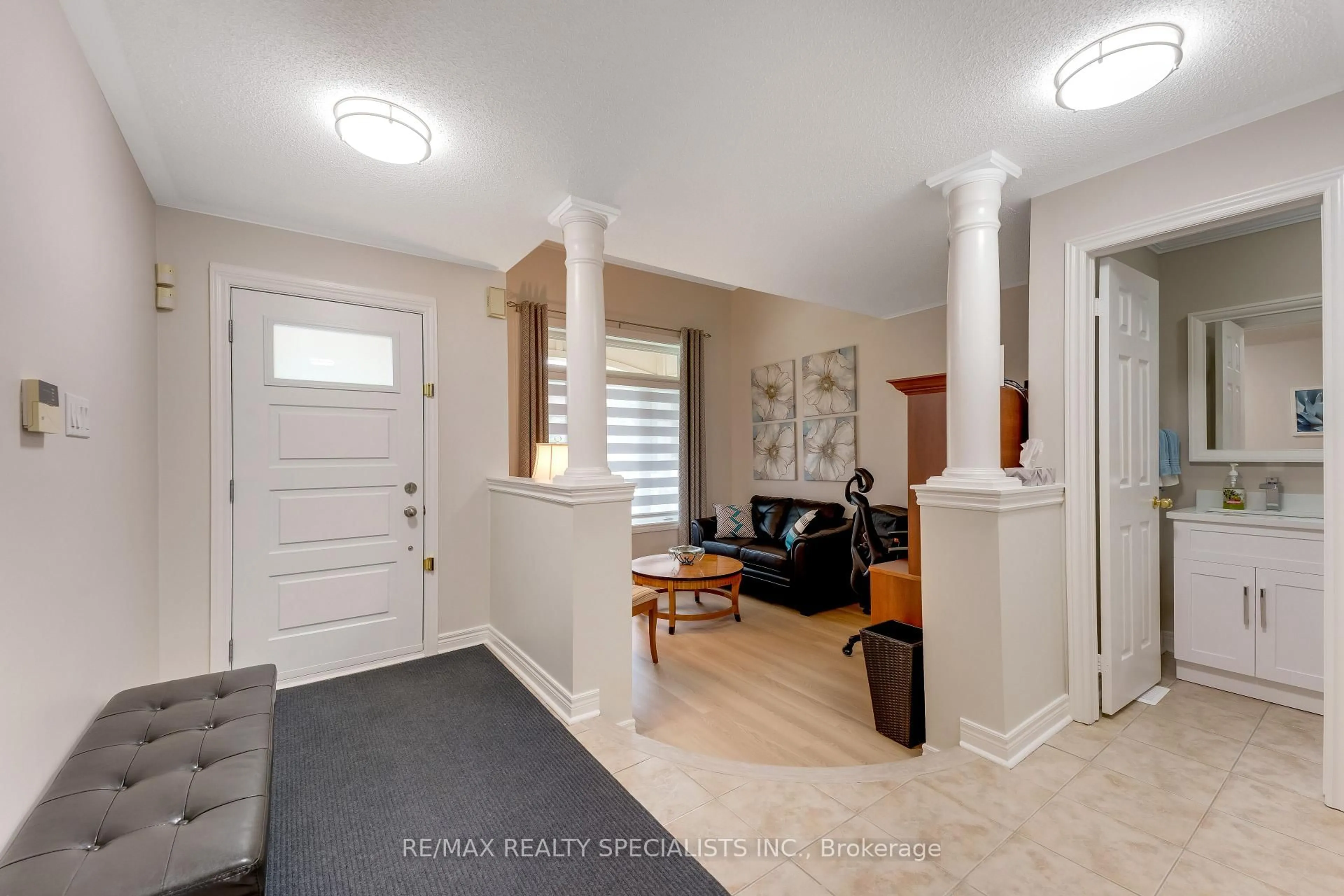 Indoor entryway for 54 Red Plant Cres, Brampton Ontario L7A 1V8