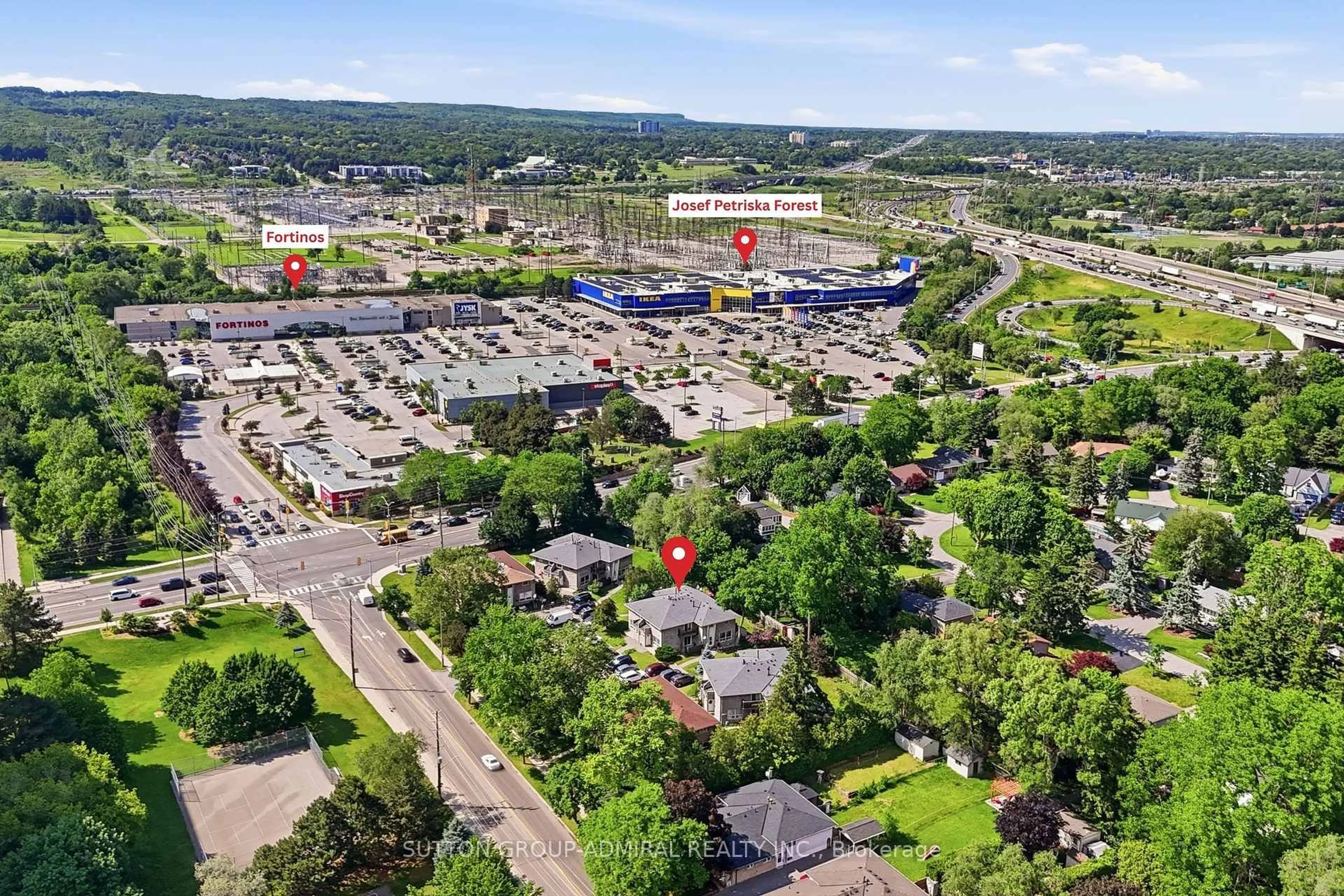 A pic from outside/outdoor area/front of a property/back of a property/a pic from drone, street for 965 Francis Rd #4, Burlington Ontario L7T 3E1
