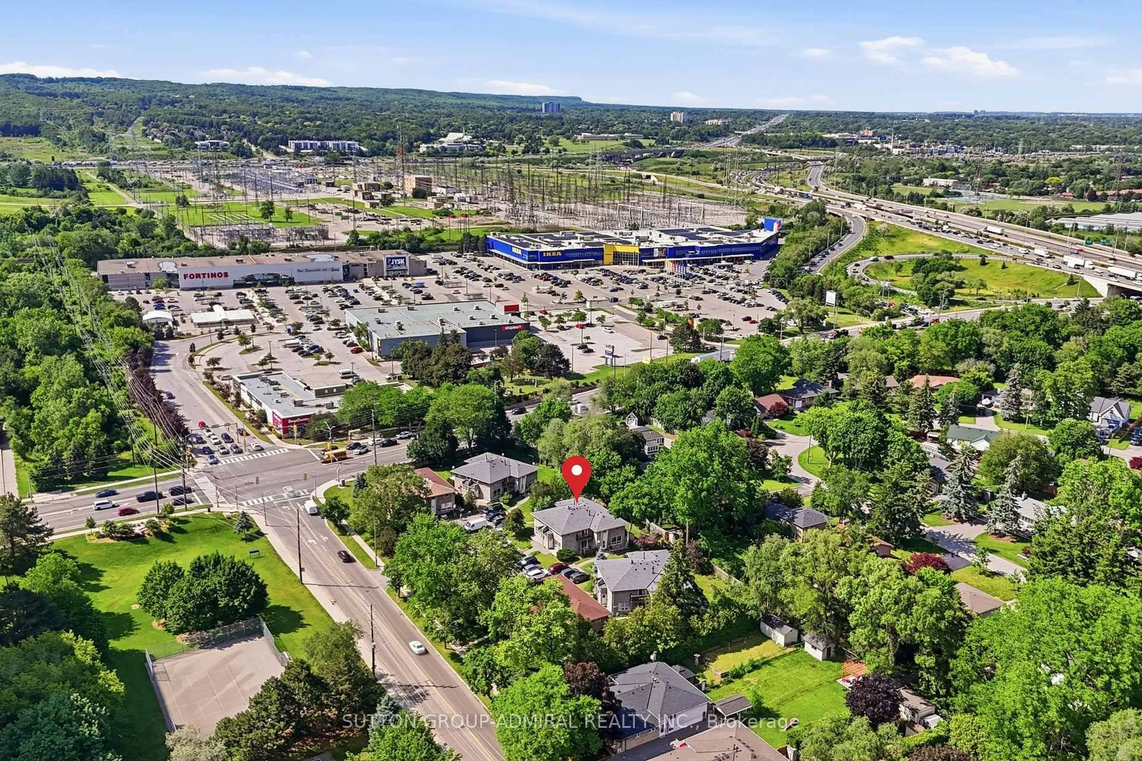 A pic from outside/outdoor area/front of a property/back of a property/a pic from drone, mountain view for 965 Francis Rd #4, Burlington Ontario L7T 3E1
