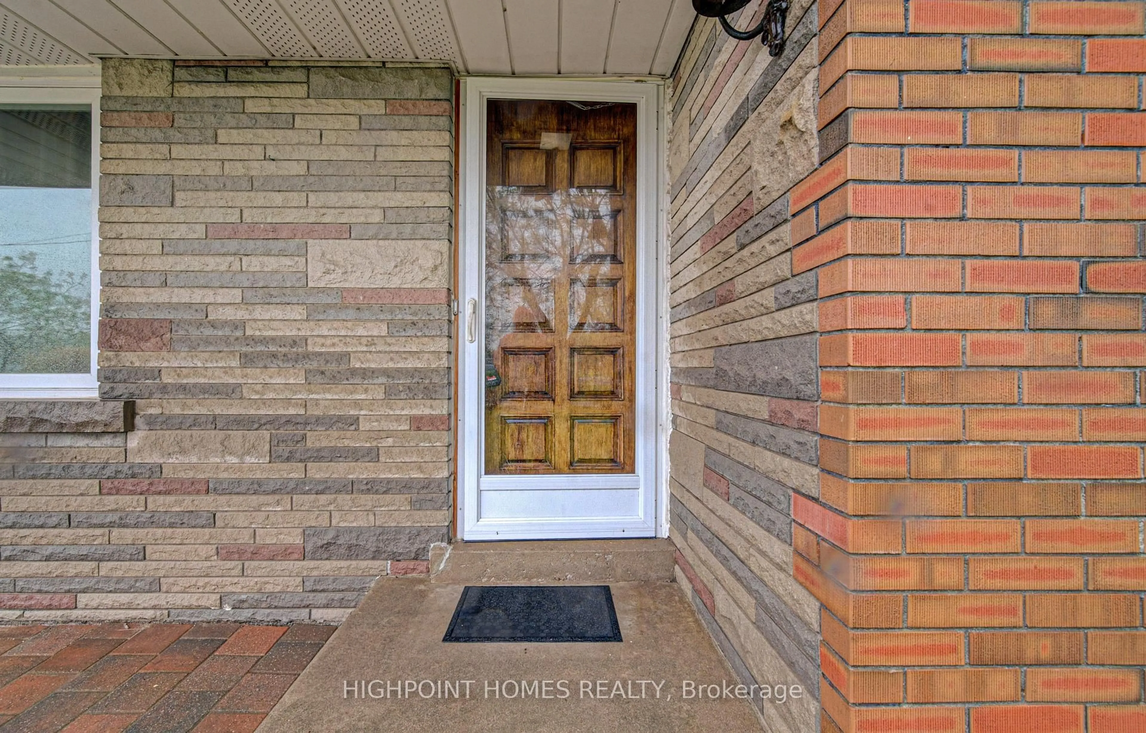 Indoor entryway for 5438 Trafalgar Rd, Milton Ontario L9E 0Y8