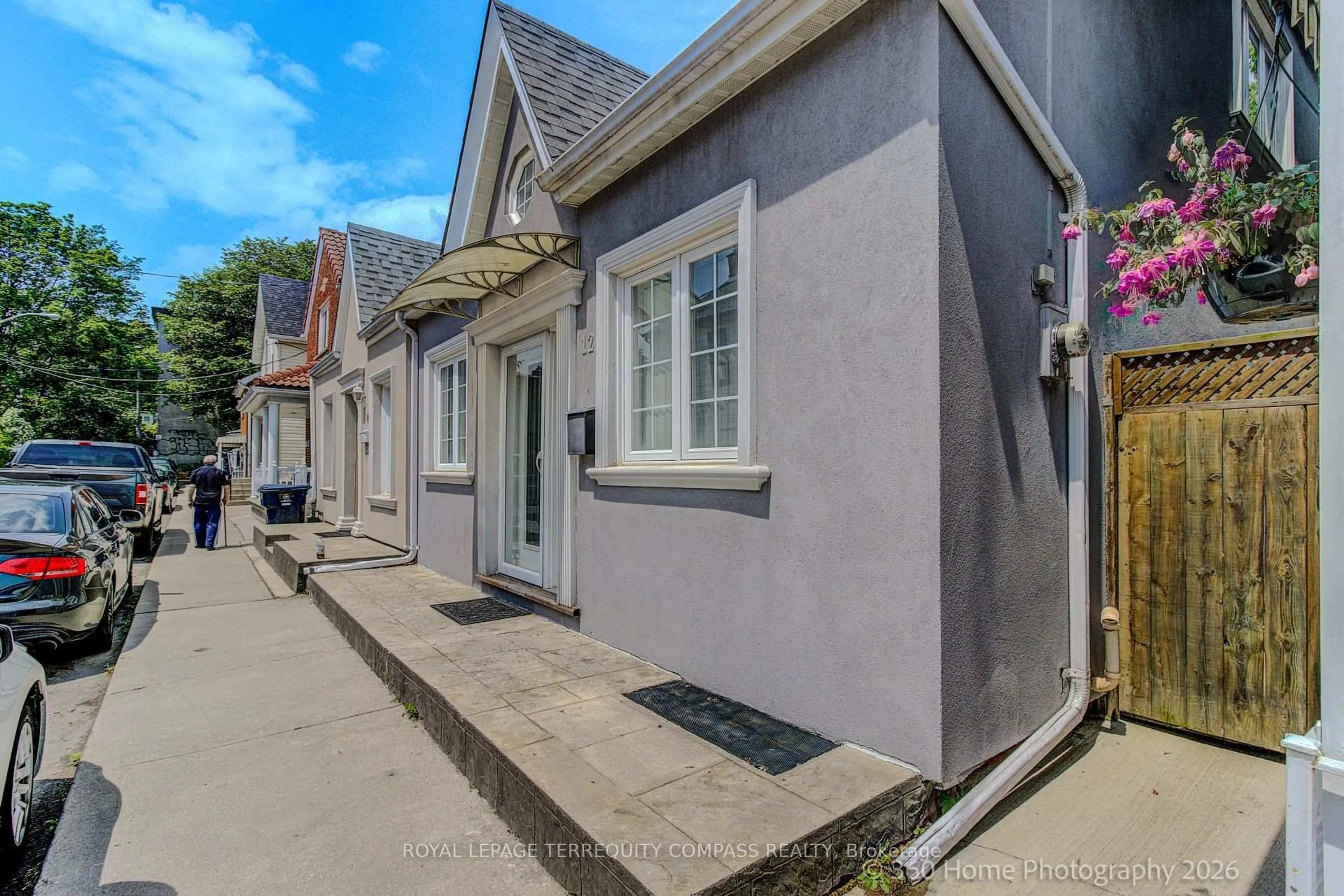 Unknown for 12 Abbs St, Toronto Ontario M6K 1M6