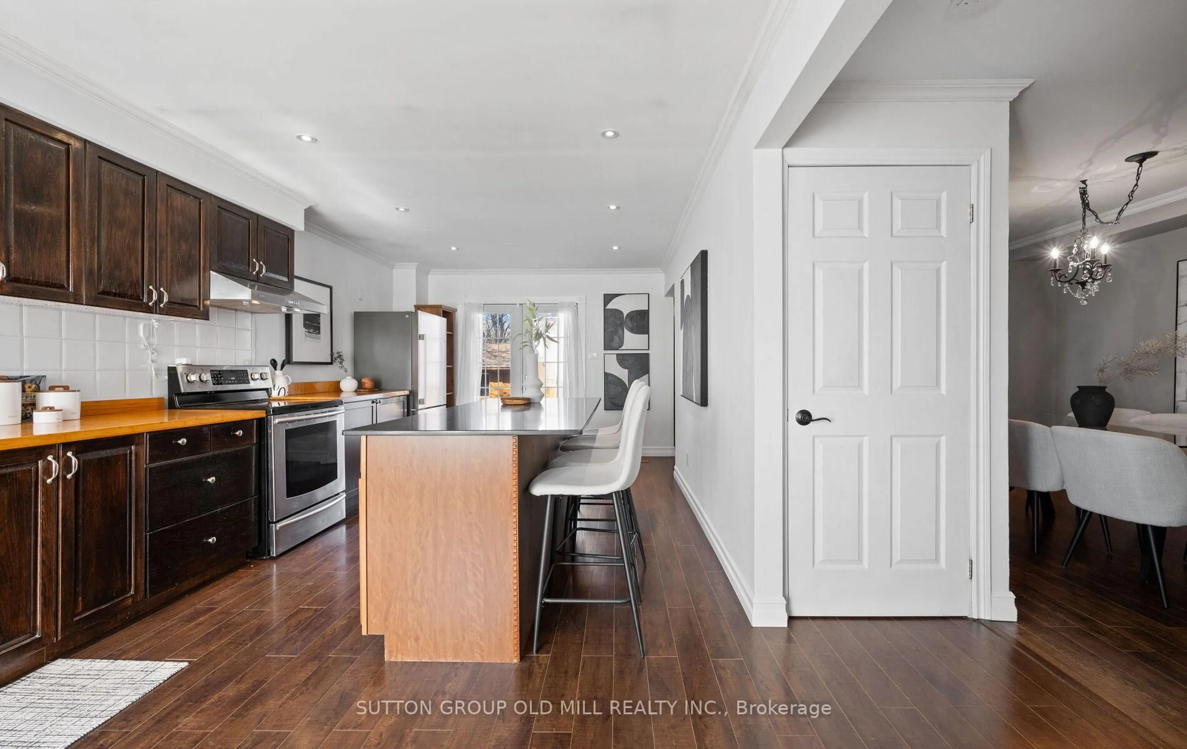 Open concept kitchen, wood/laminate floor for 1433 Andros Blvd, Mississauga Ontario L5J 4K2