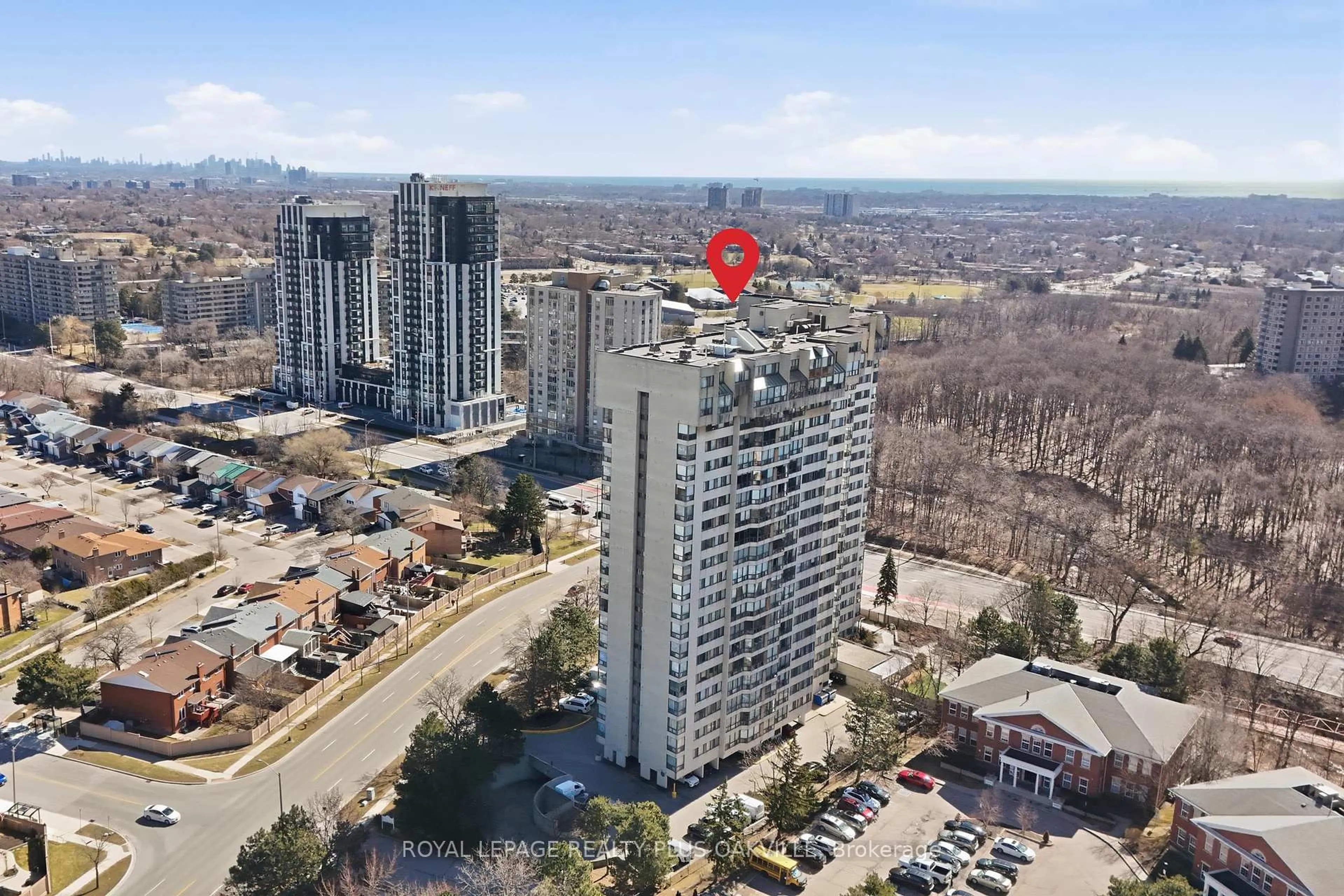 A pic from outside/outdoor area/front of a property/back of a property/a pic from drone, city buildings view from balcony for 200 Robert Speck Pkwy #808, Mississauga Ontario L4Z 1S3