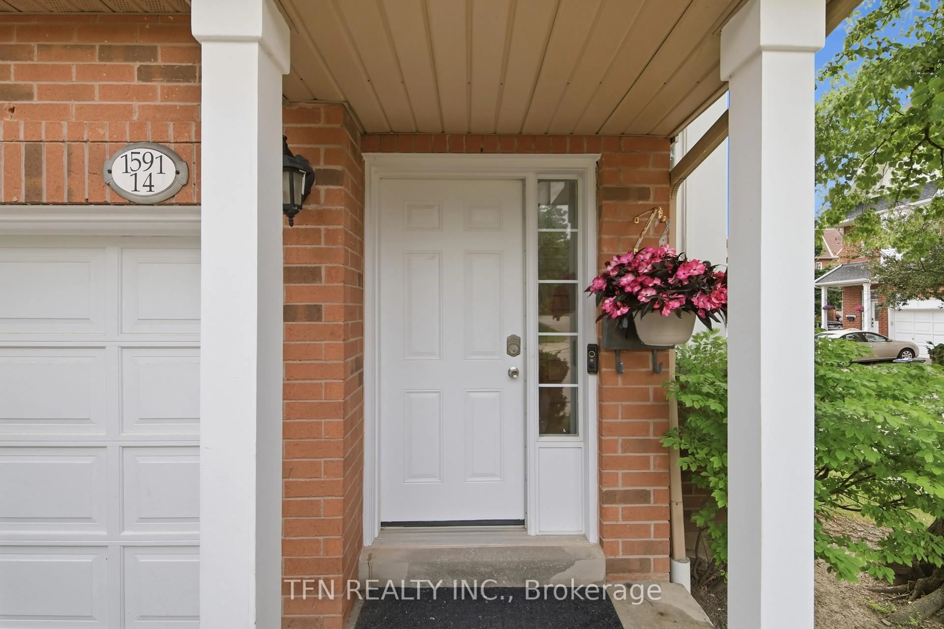 Indoor entryway for 1591 South Parade Crt #14, Mississauga Ontario L5M 6G1