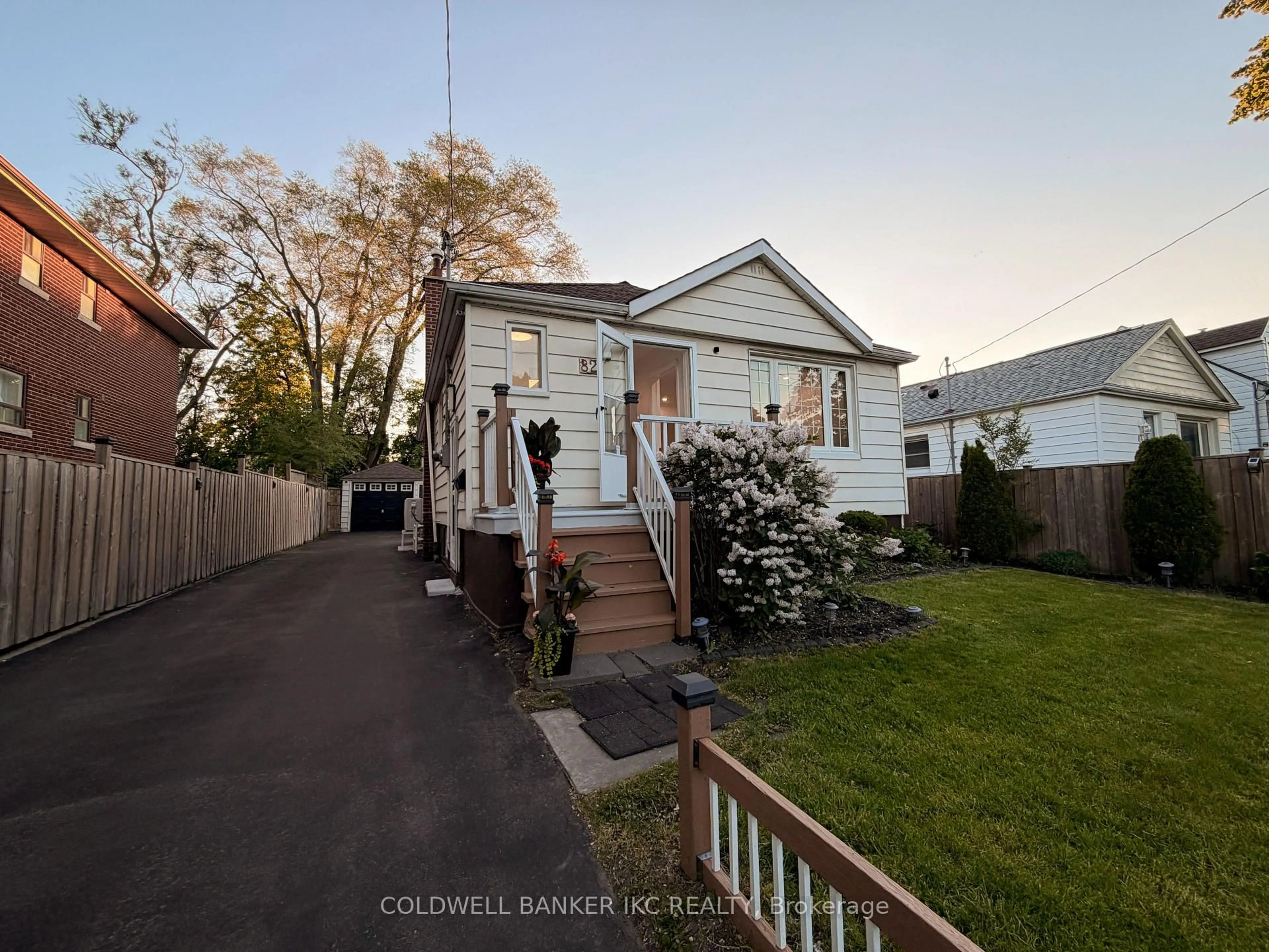 A pic from outside/outdoor area/front of a property/back of a property/a pic from drone, street for 82 Seventeenth St, Toronto Ontario M8V 3K4