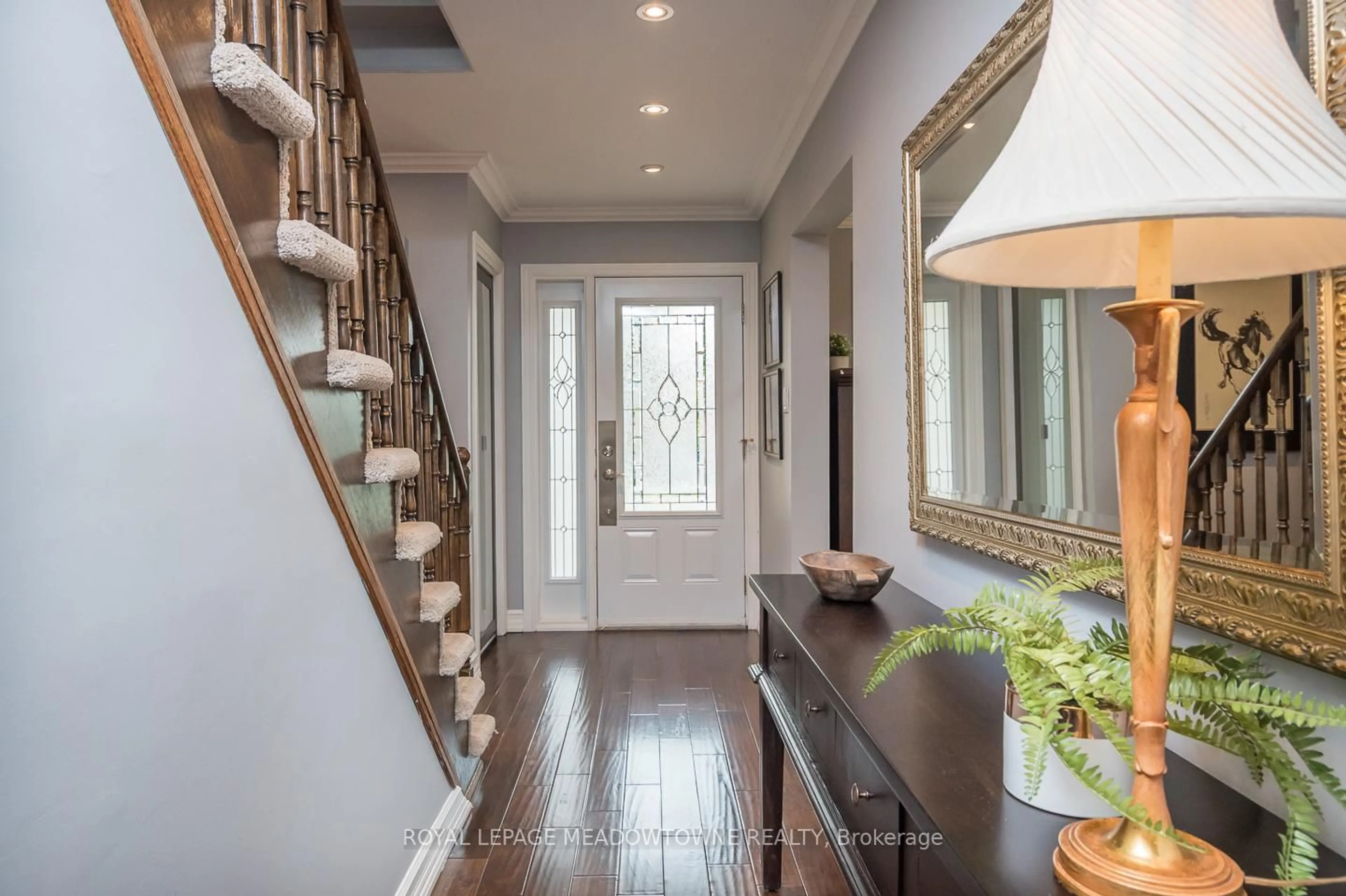 Indoor entryway for 265 Randall Cres, Milton Ontario L9T 4X6