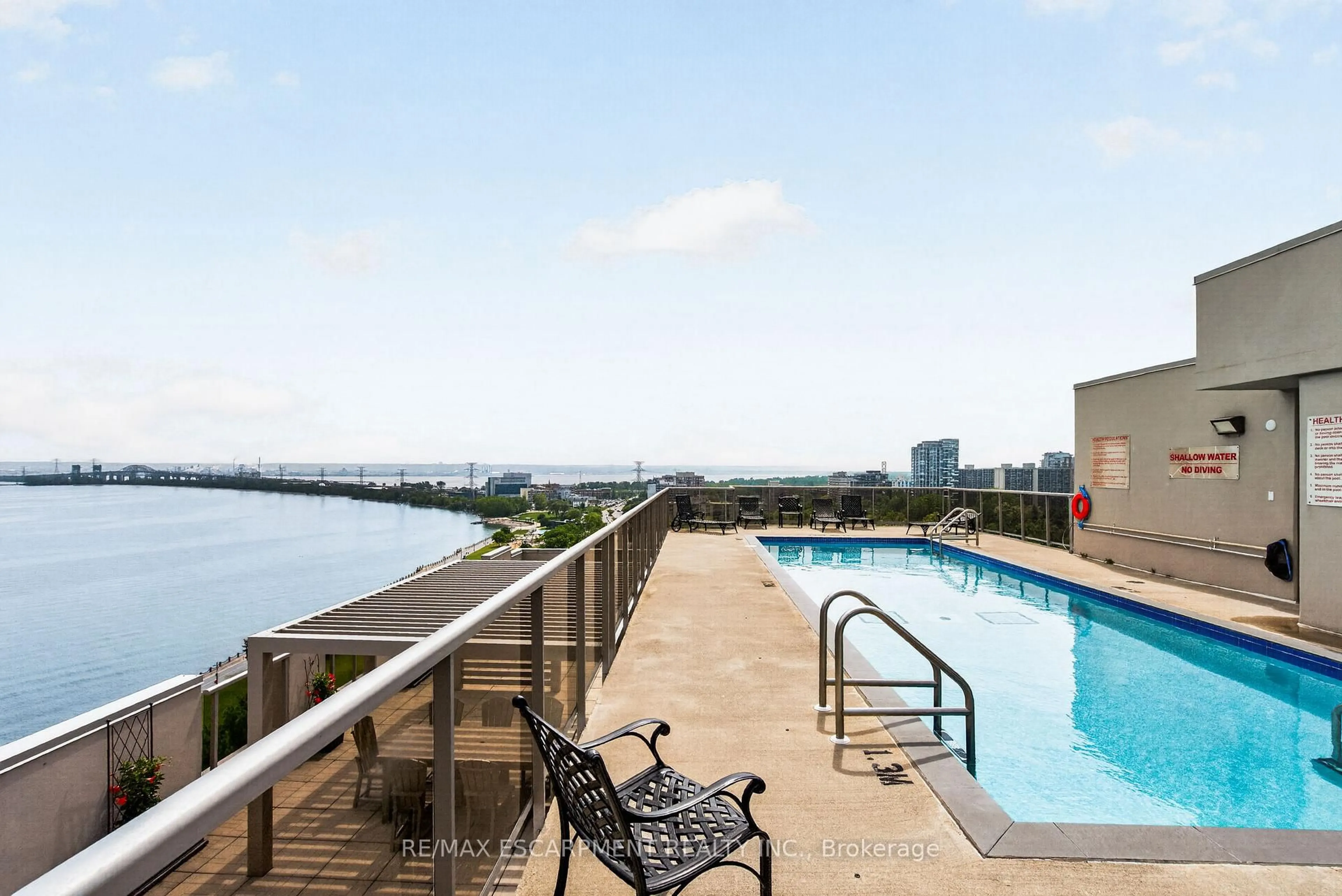 Pool for 1477 Lakeshore Rd #202, Burlington Ontario L7S 1B5