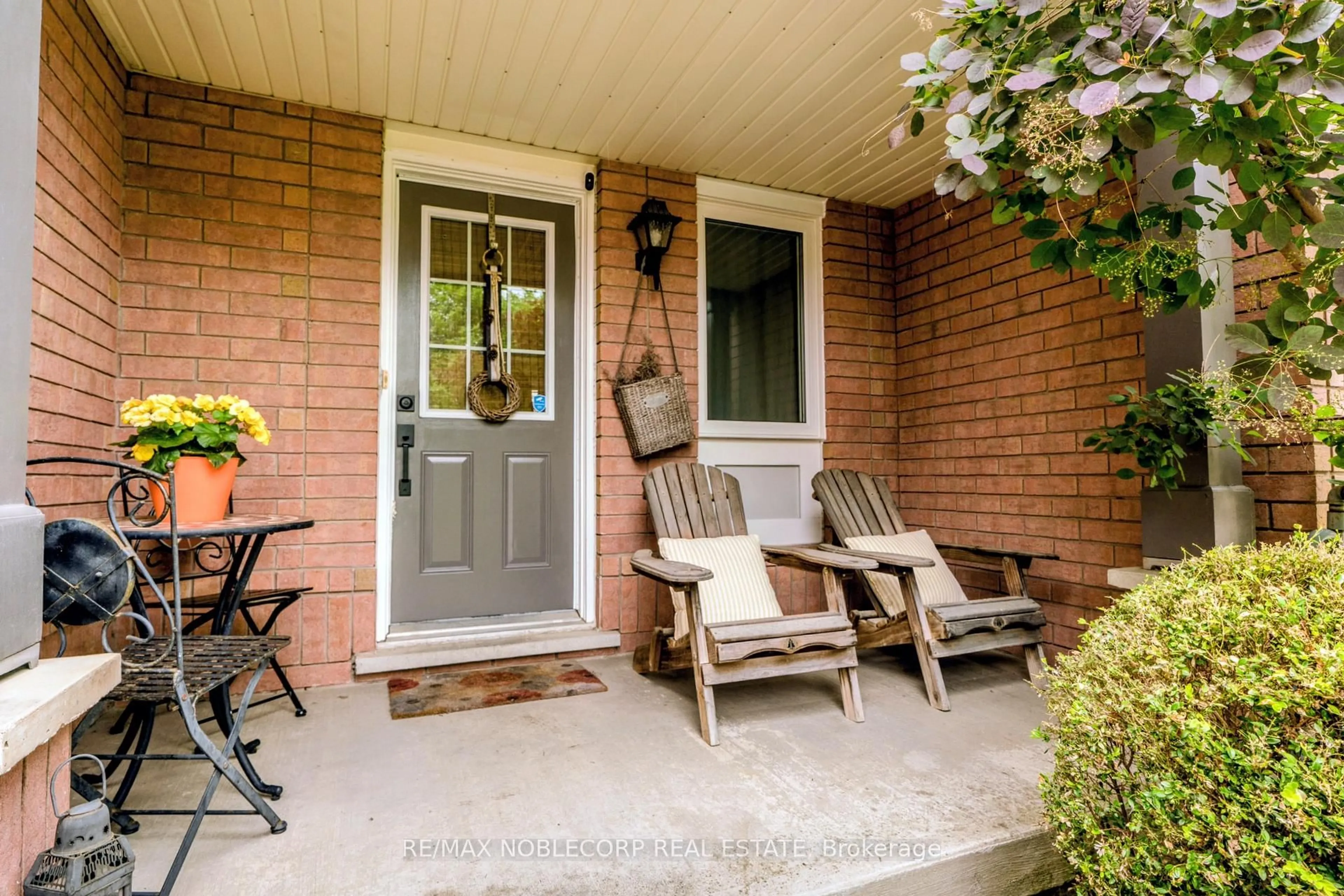 Unknown for 747 Edwards Ave, Milton Ontario L9T 6B2