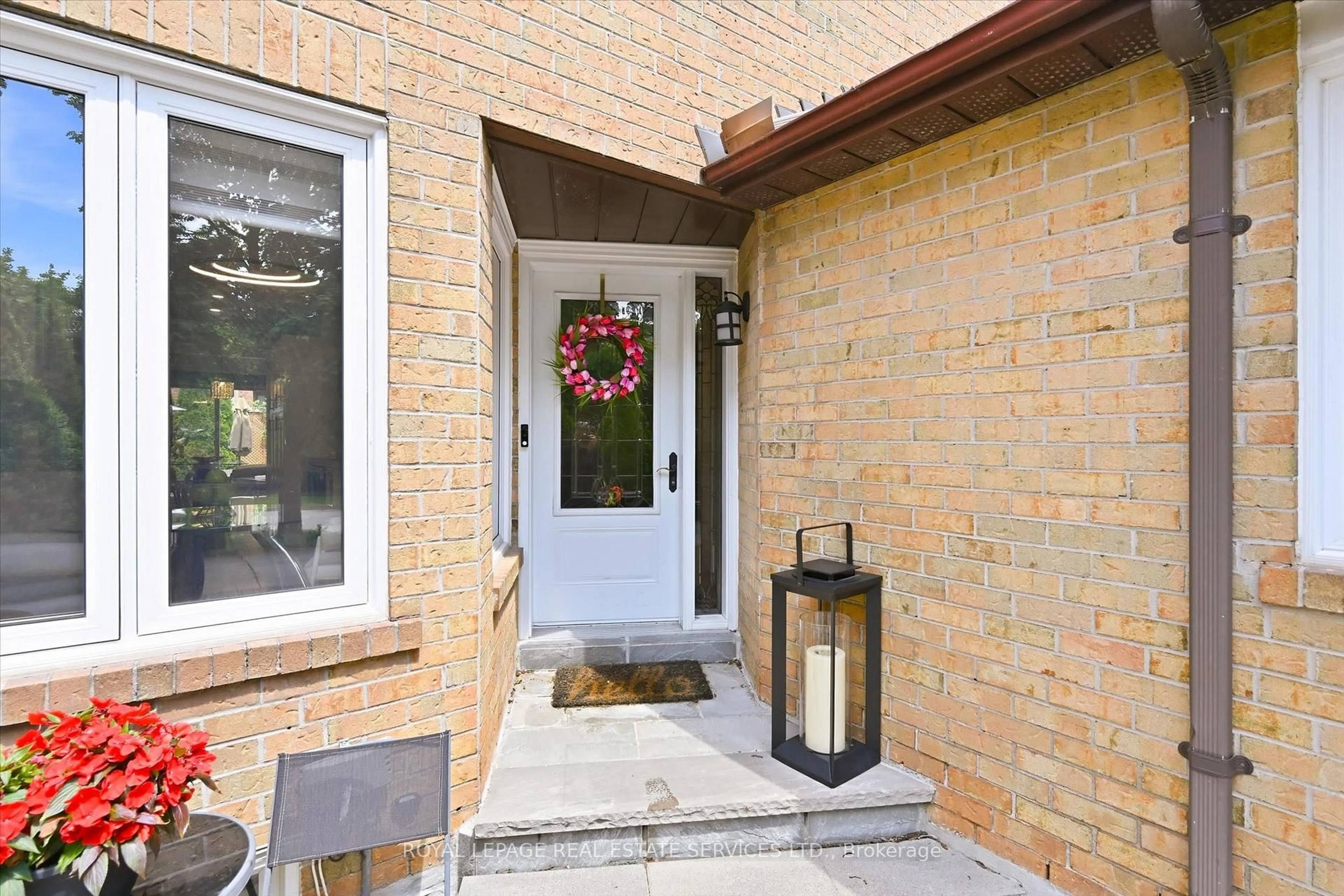 Unknown for 1156 Potters Wheel Cres, Oakville Ontario L6M 1J2