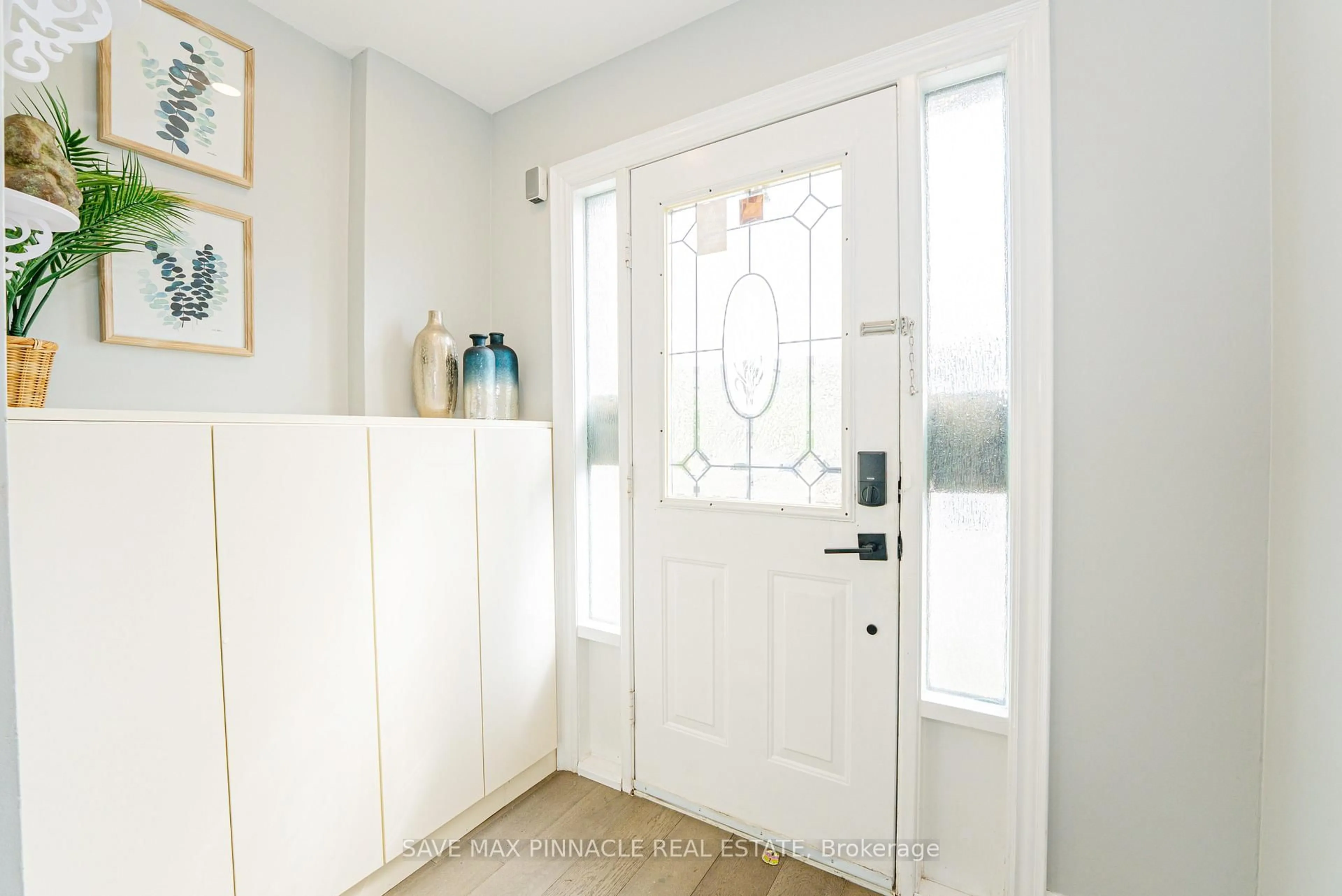 Indoor entryway for 1292 Sherwood Mills Blvd #47, Mississauga Ontario L5V 2G8