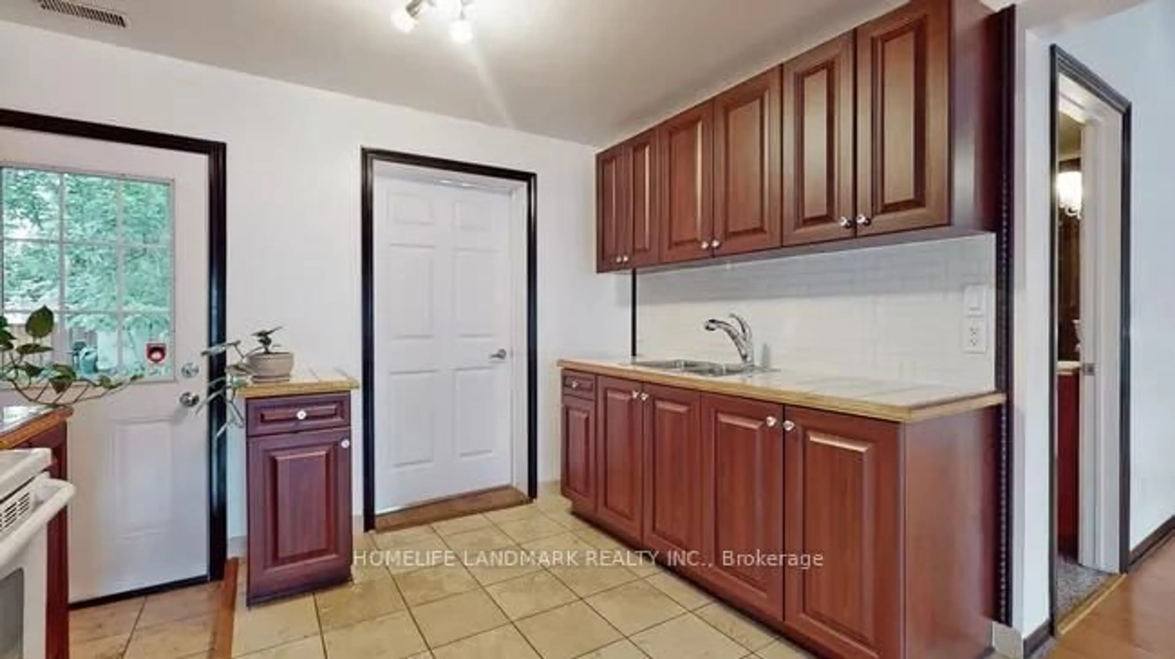 Standard kitchen, ceramic/tile floor for 15 Fourteenth St, Toronto Ontario M8V 3H8