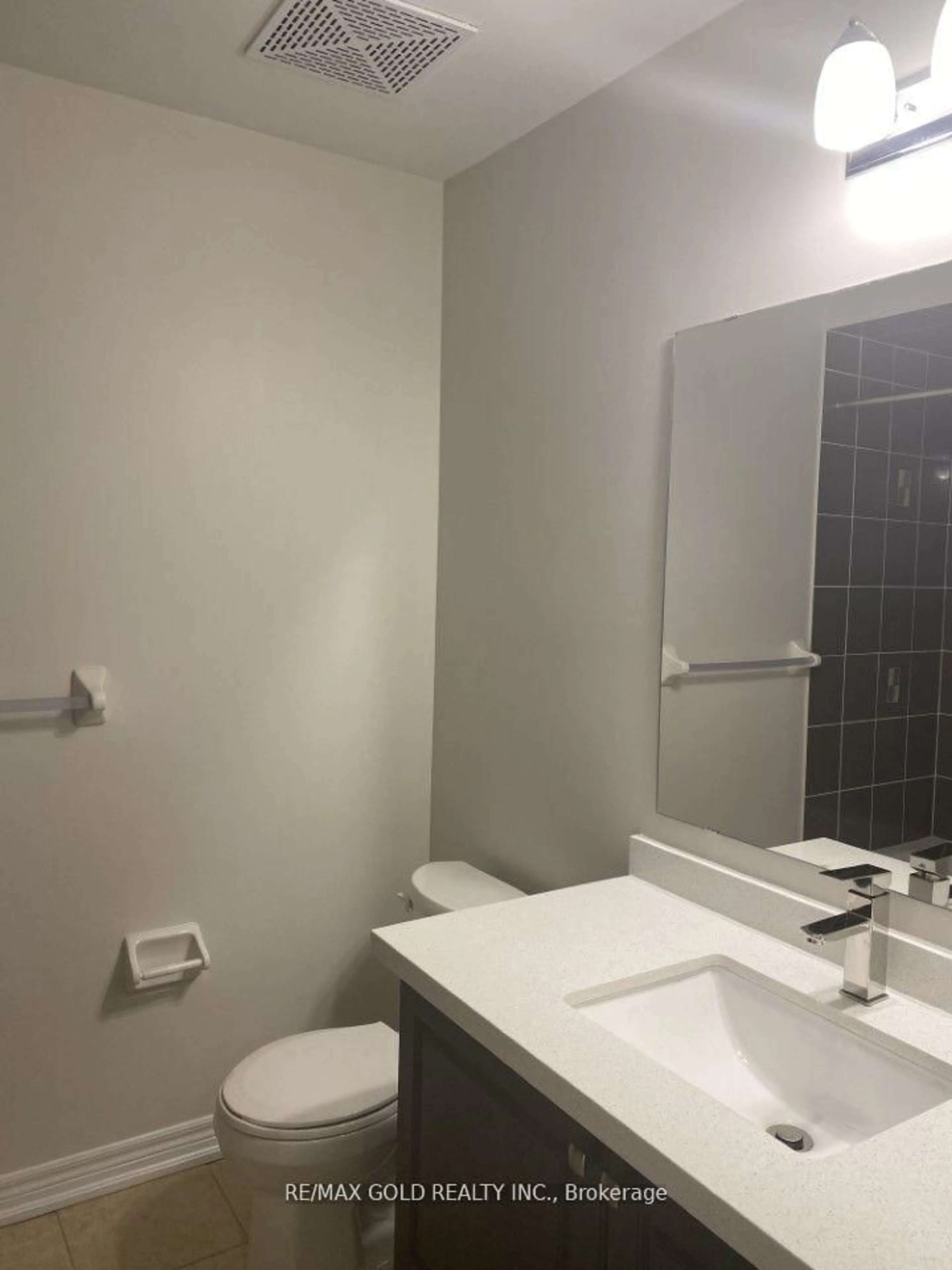 A pic of a room for 276 Gatwick Dr #205, Oakville Ontario L6H 7K3