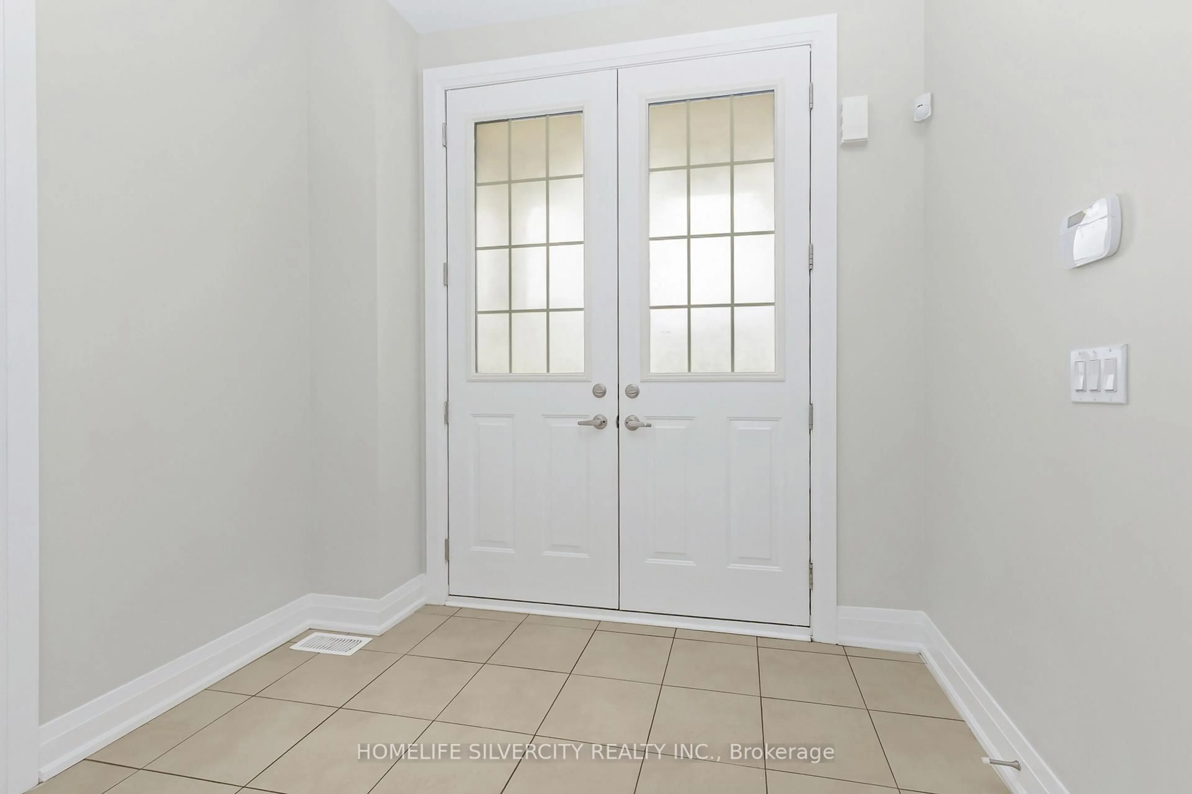 Indoor entryway for 56 Donald Stewart Rd, Brampton Ontario L7A 5J6