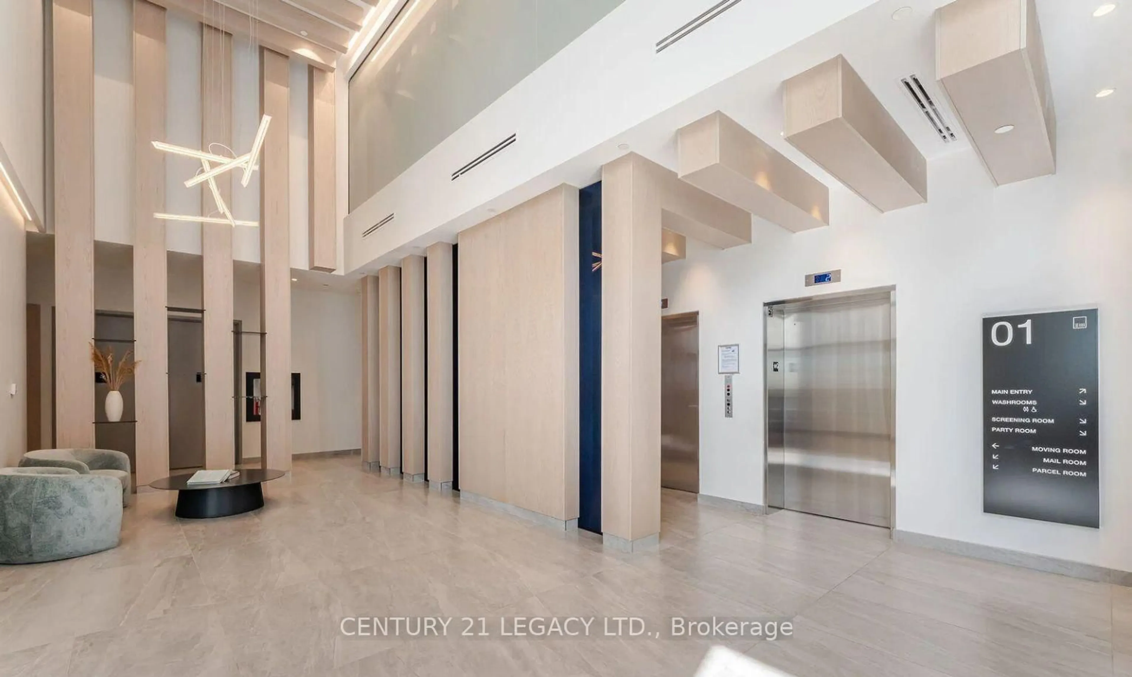 Indoor foyer for 86 Dundas St #821, Mississauga Ontario L5A 1W4