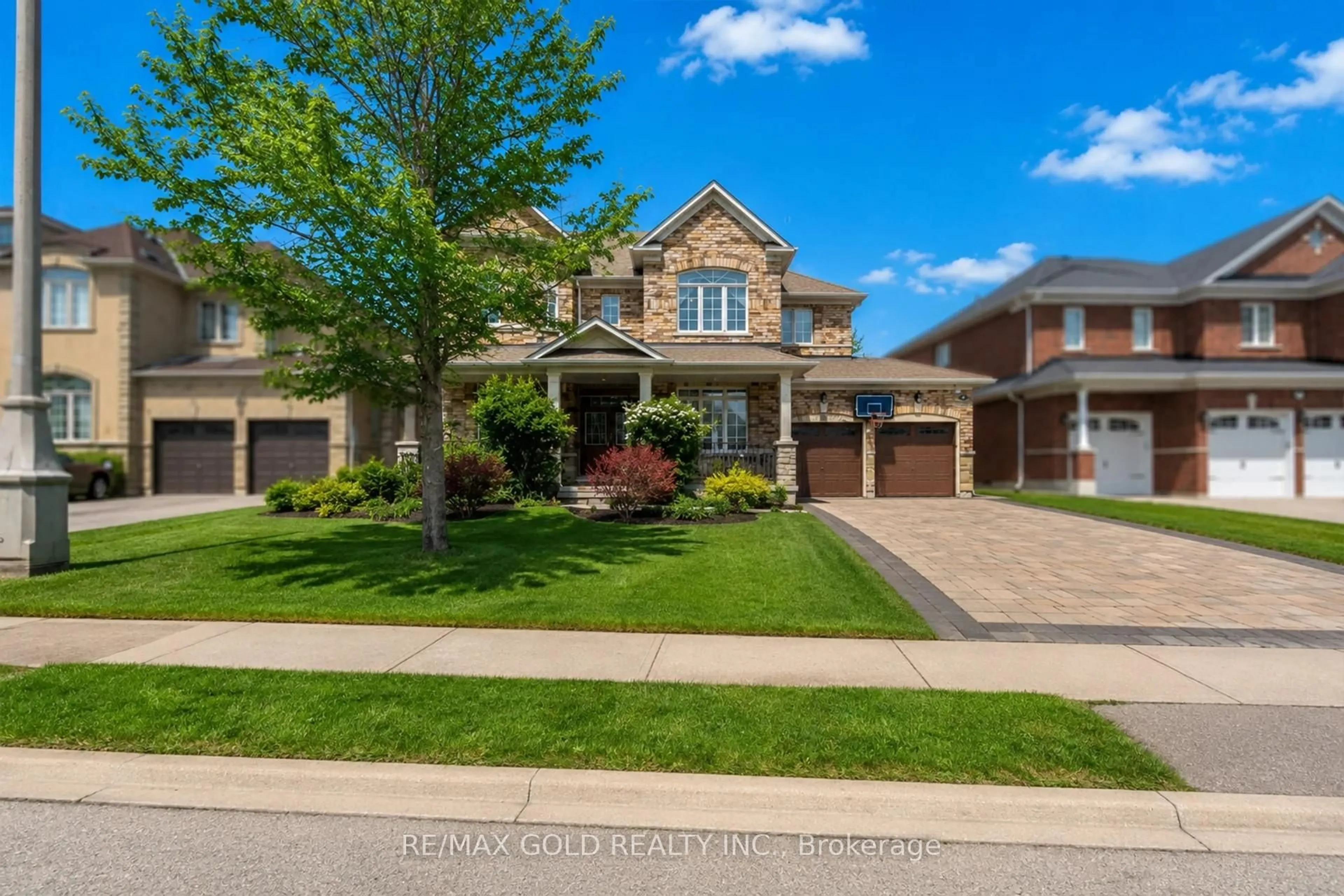 Home with brick exterior material, street for 3 Valleycreek Dr, Brampton Ontario L6P 2C2