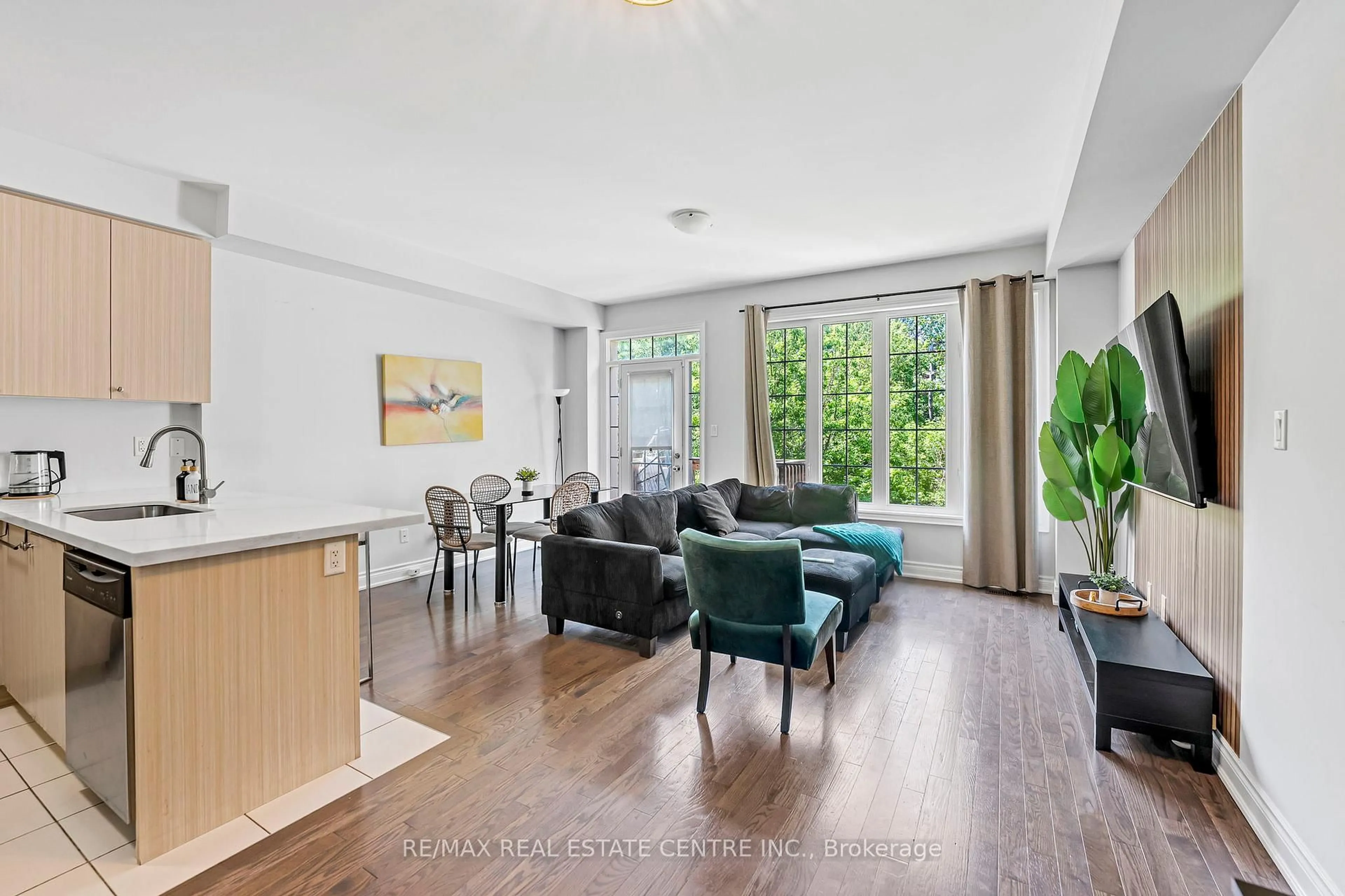 Living room with furniture, unknown for 72 Lady Evelyn Cres, Brampton Ontario L6Y 6C6