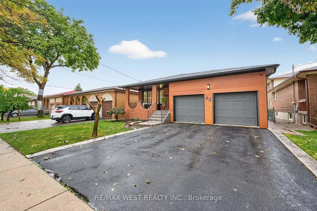 43 St Georges Blvd, Toronto 5