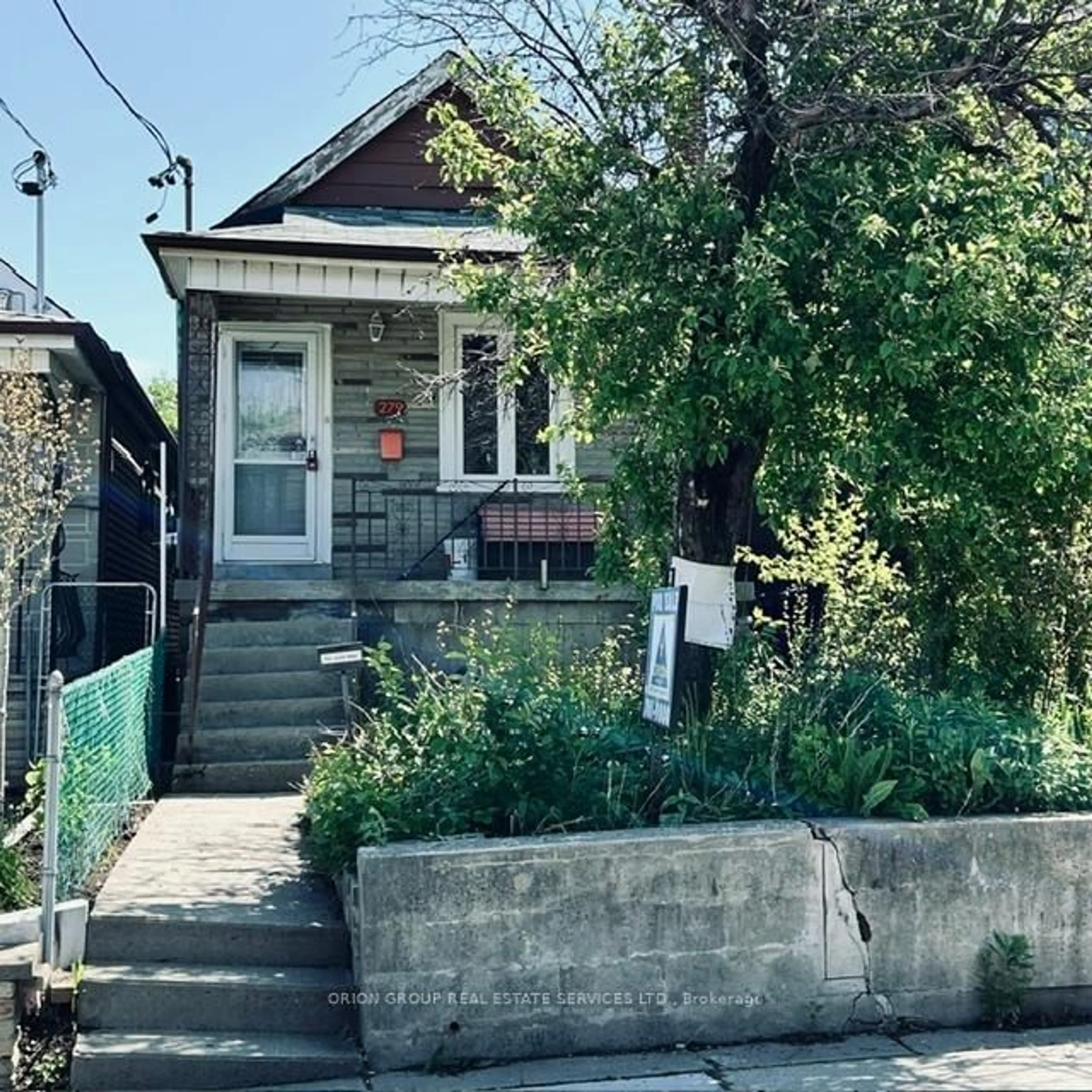 Unknown for 279 Mcroberts Ave, Toronto Ontario M6E 4P8