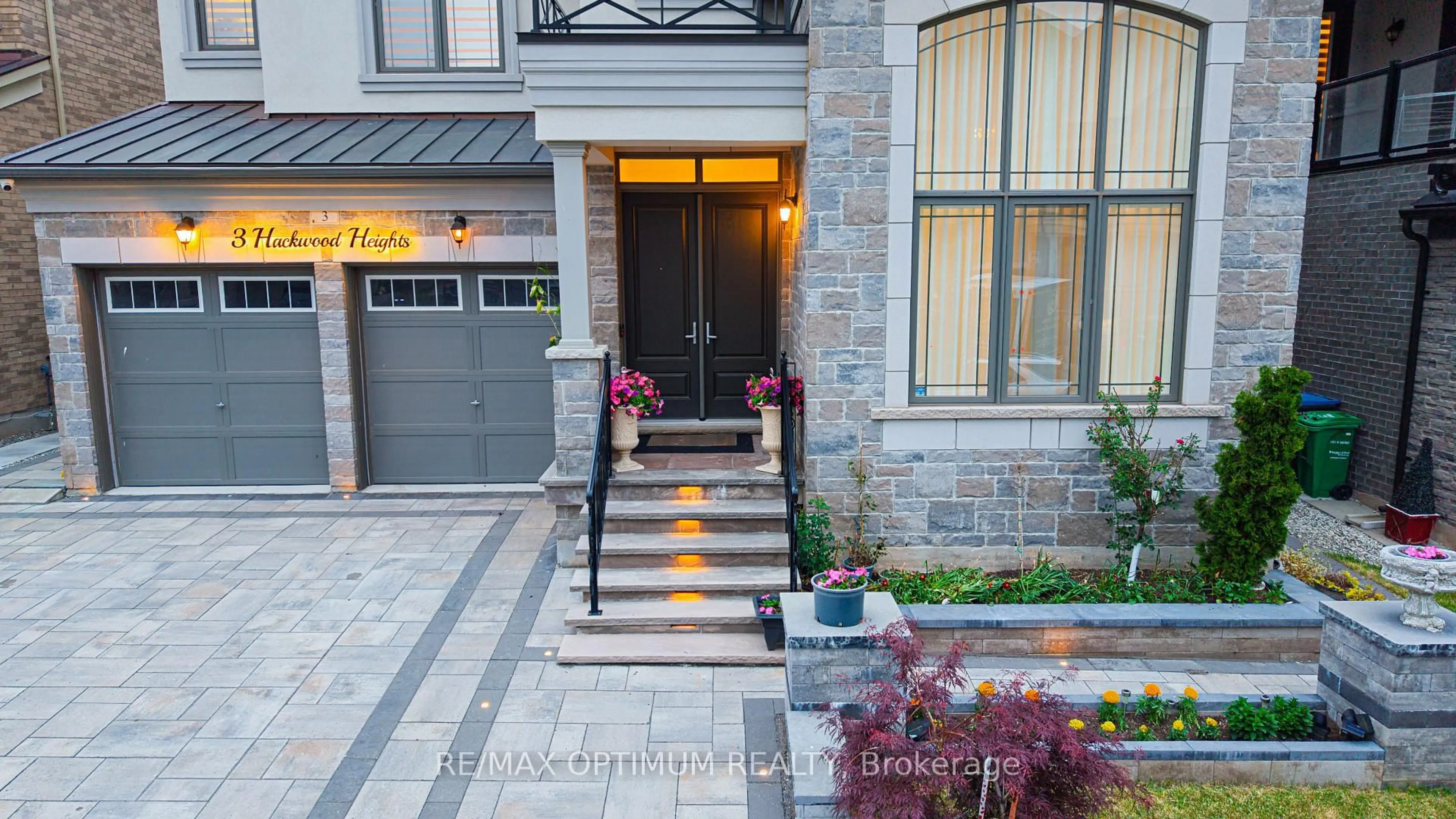 Indoor entryway for 3 Hackwood Hts, Brampton Ontario L6X 5P4