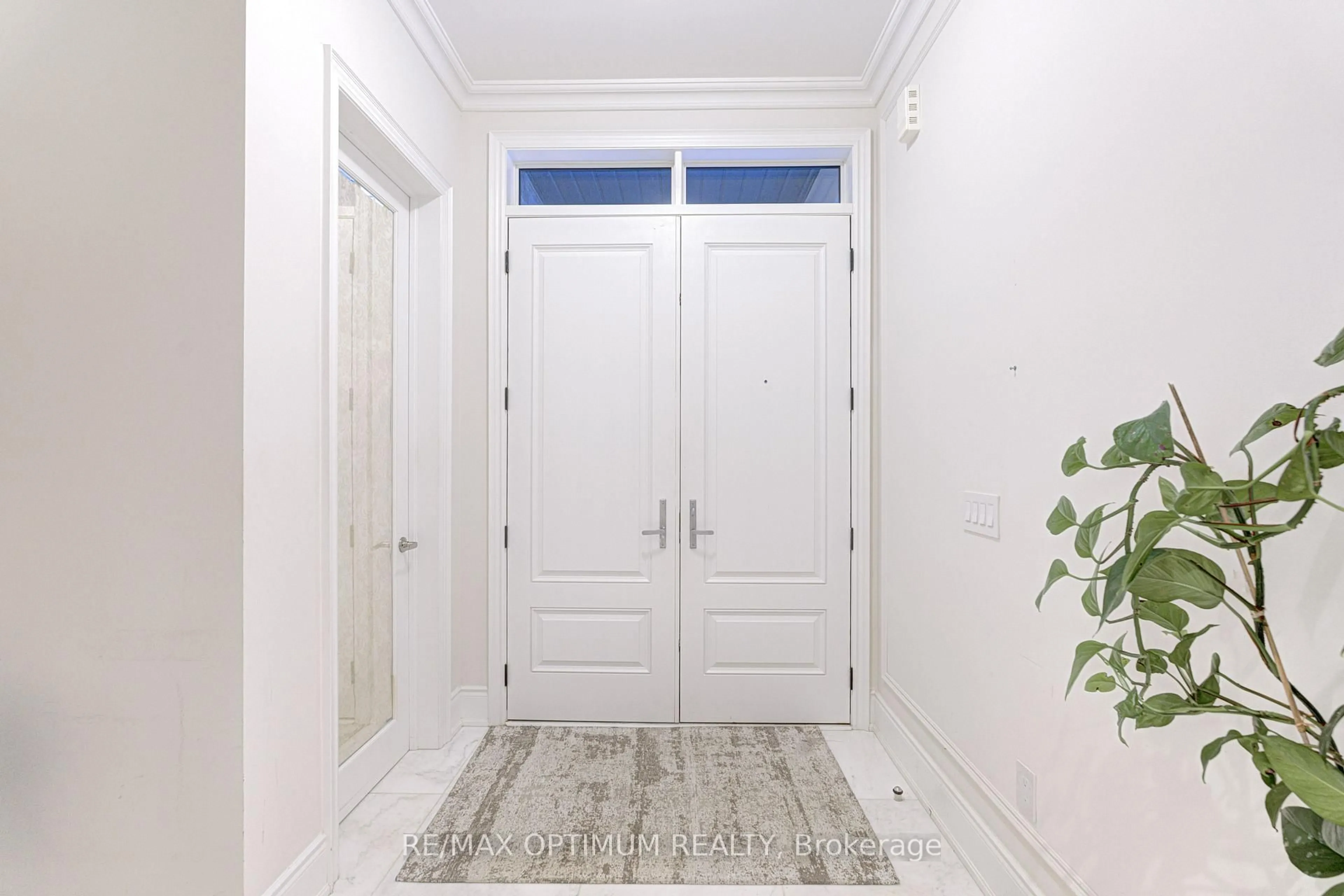 Indoor entryway for 3 Hackwood Hts, Brampton Ontario L6X 5P4
