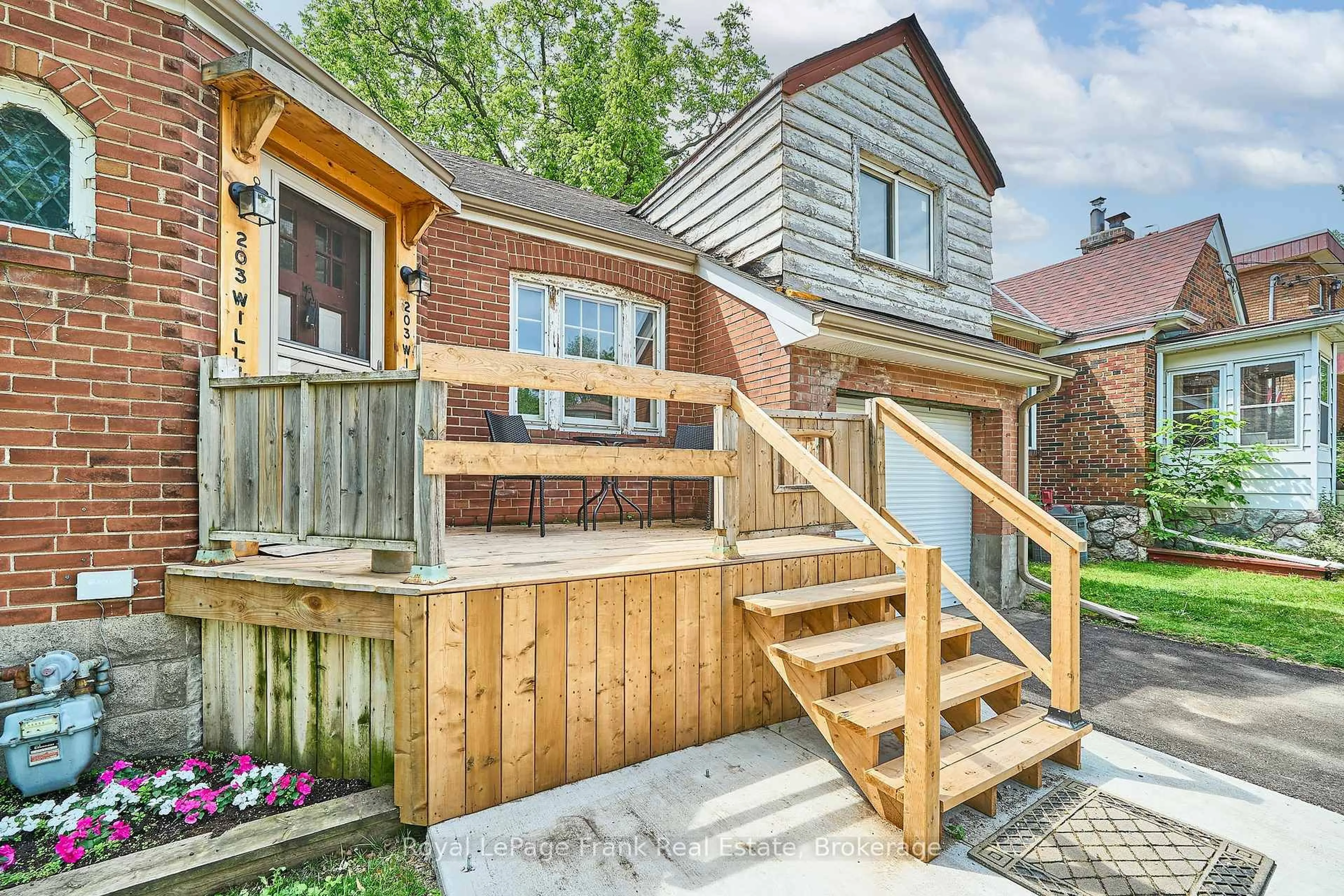 Unknown for 203 William St, Toronto Ontario M9N 2H2