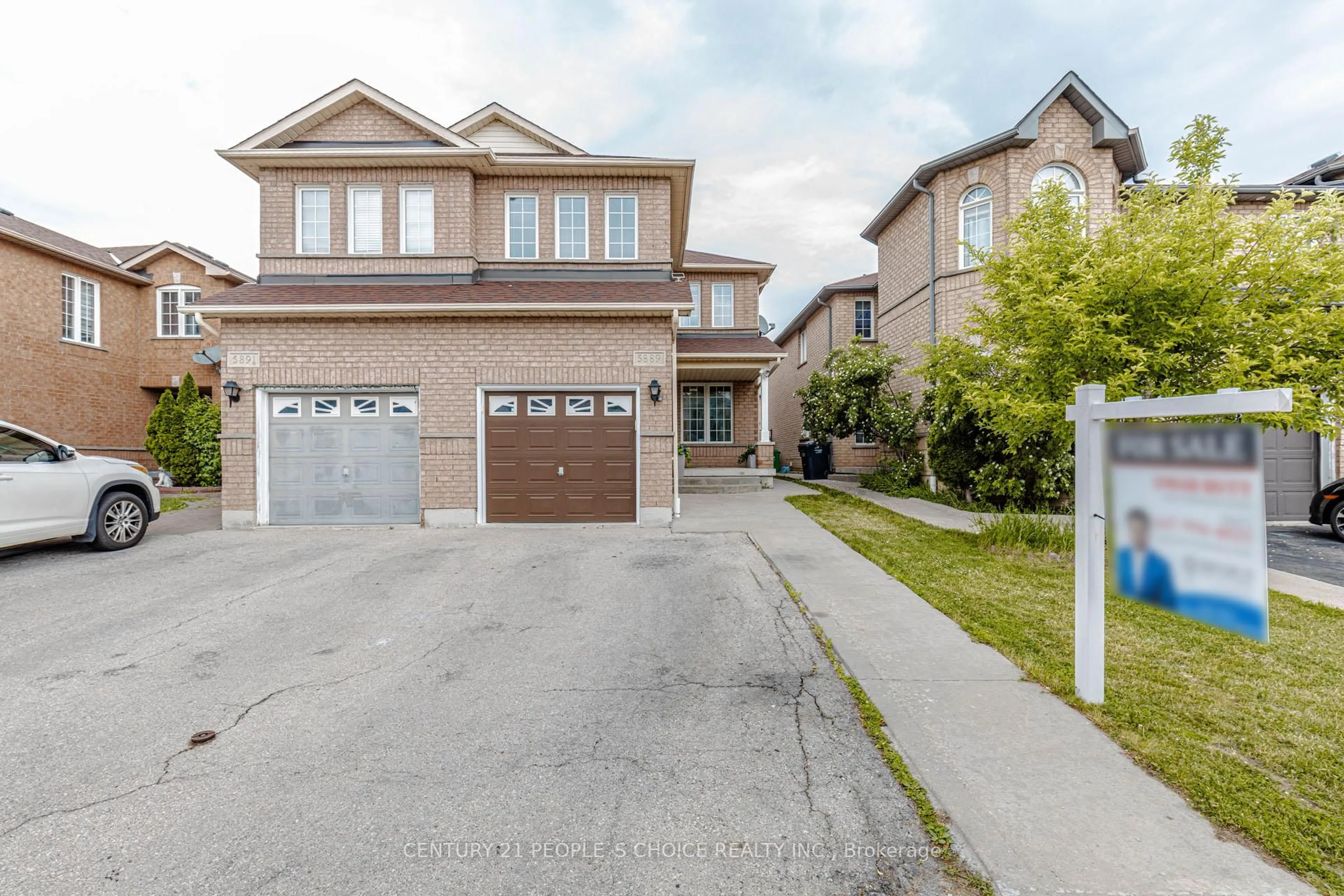 Home with brick exterior material, street for 5889 Stonebriar Cres, Mississauga Ontario L5V 2T7