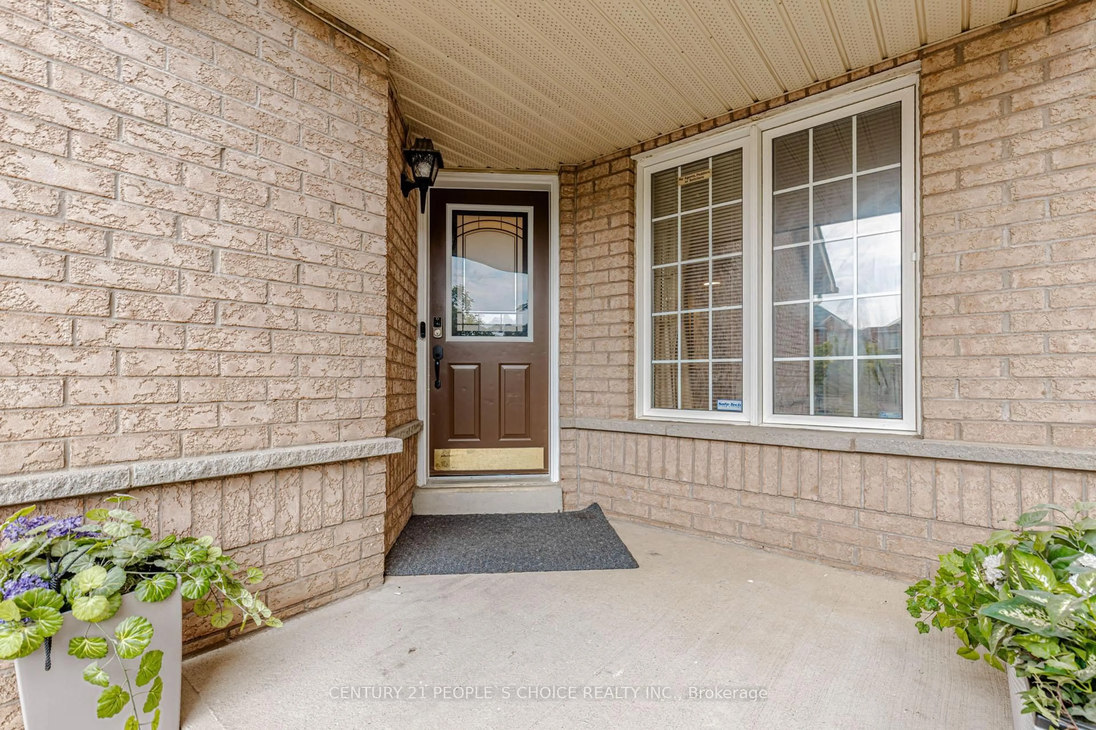 Indoor entryway for 5889 Stonebriar Cres, Mississauga Ontario L5V 2T7