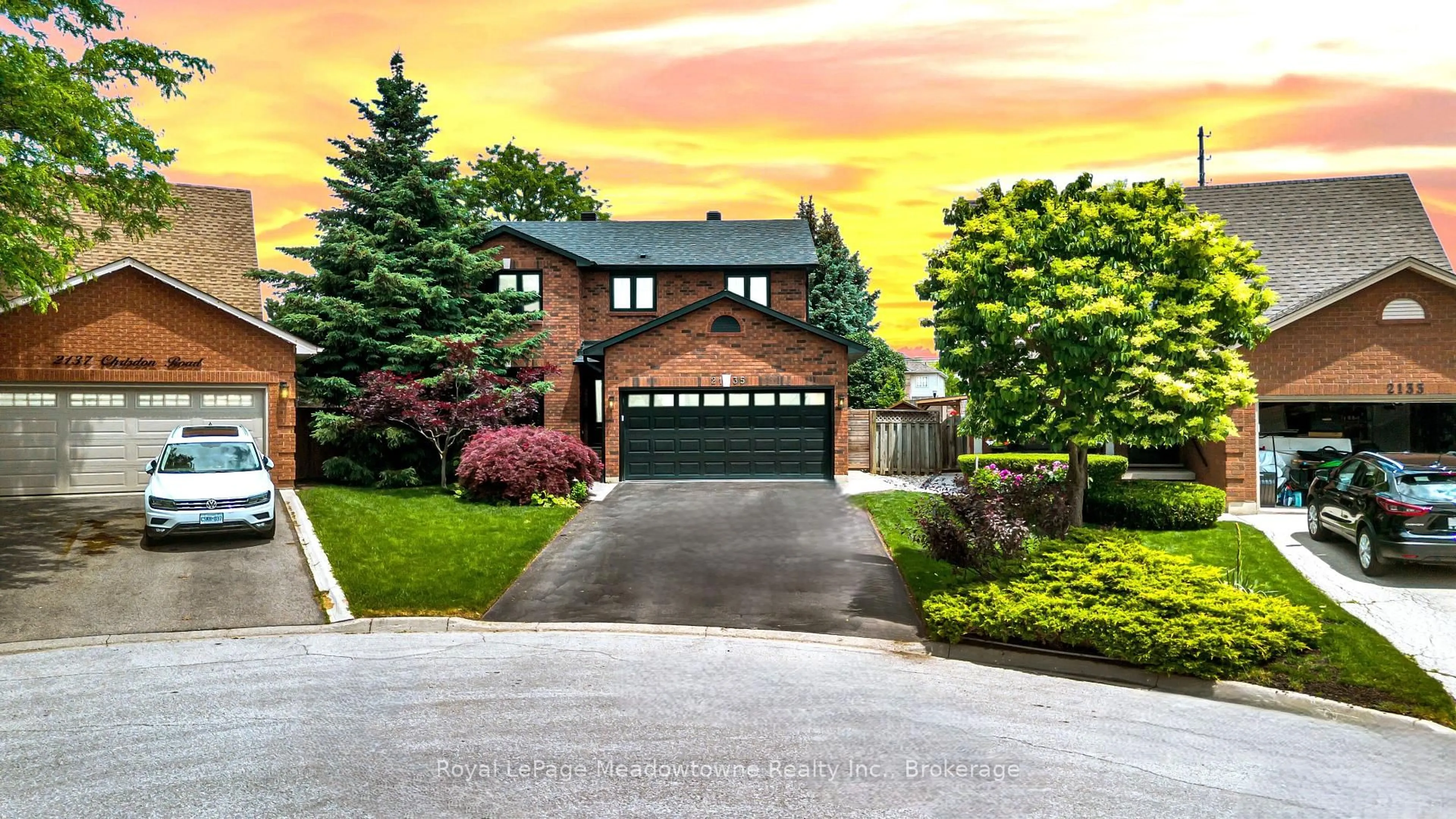 Home with brick exterior material, street for 2135 Chrisdon Rd, Burlington Ontario L7M 3S4