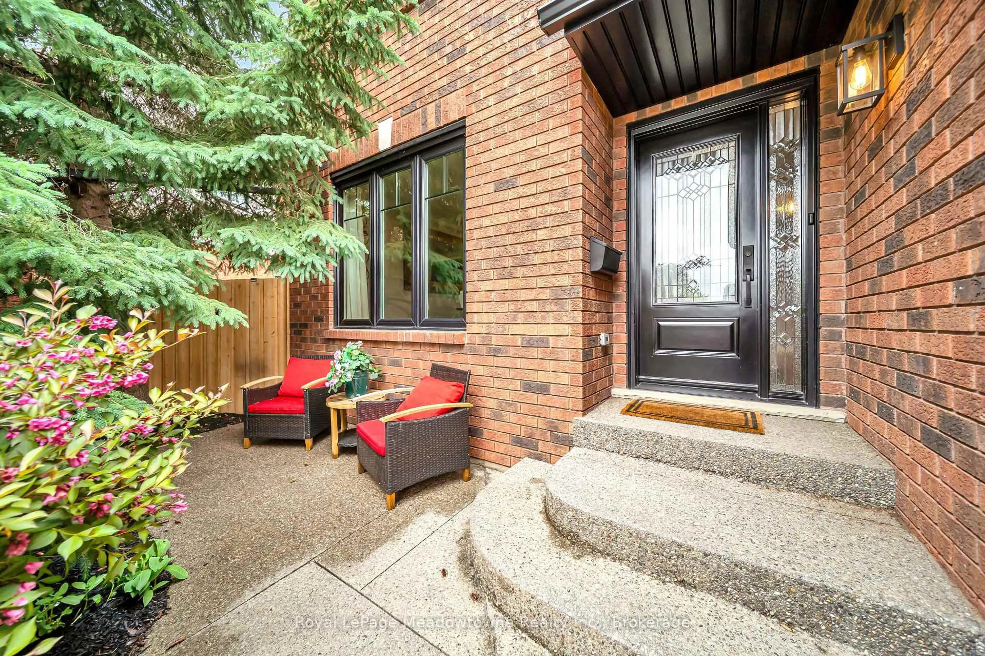 Unknown for 2135 Chrisdon Rd, Burlington Ontario L7M 3S4