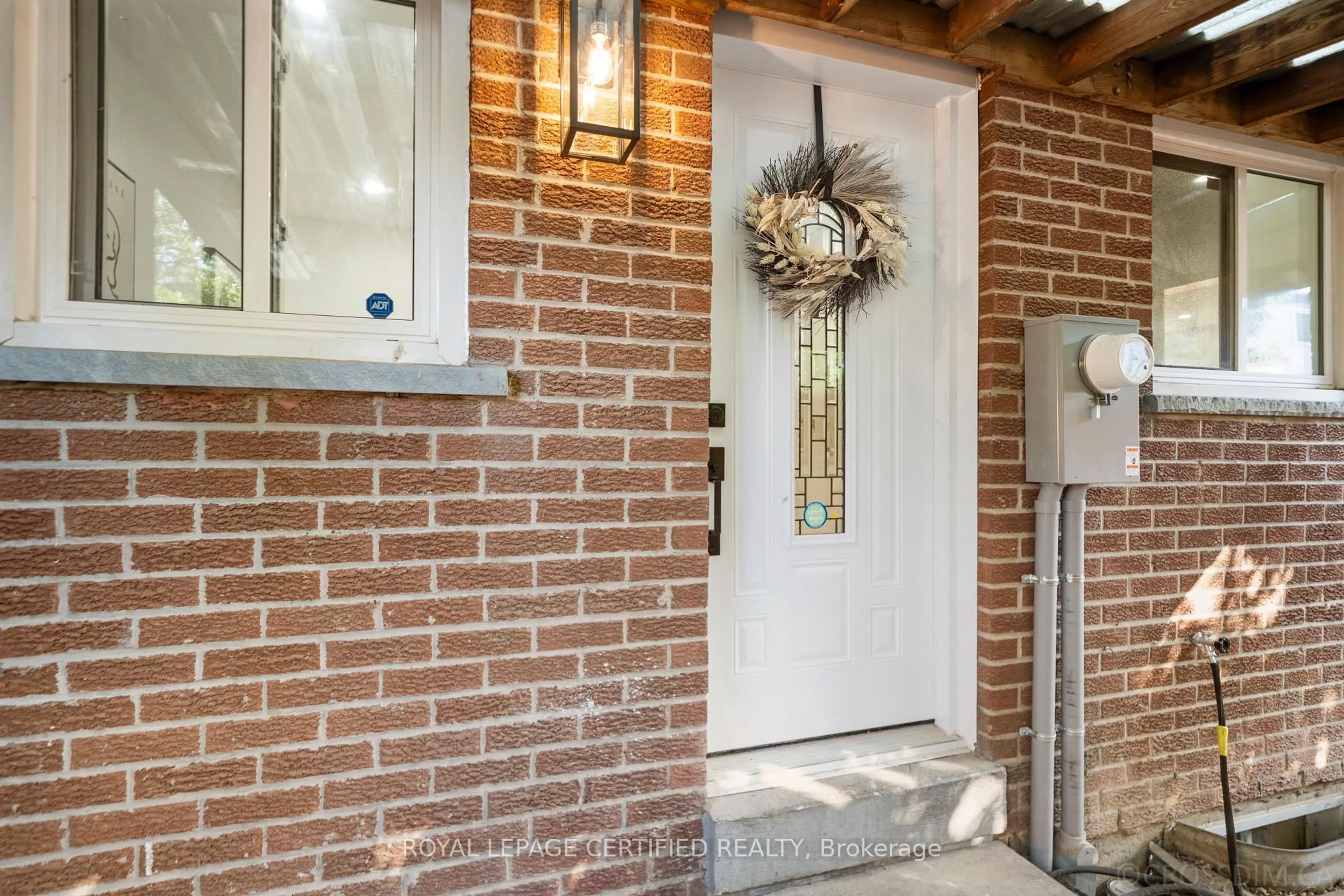 Indoor entryway for 49 Skegby Rd, Brampton Ontario L6V 2T8