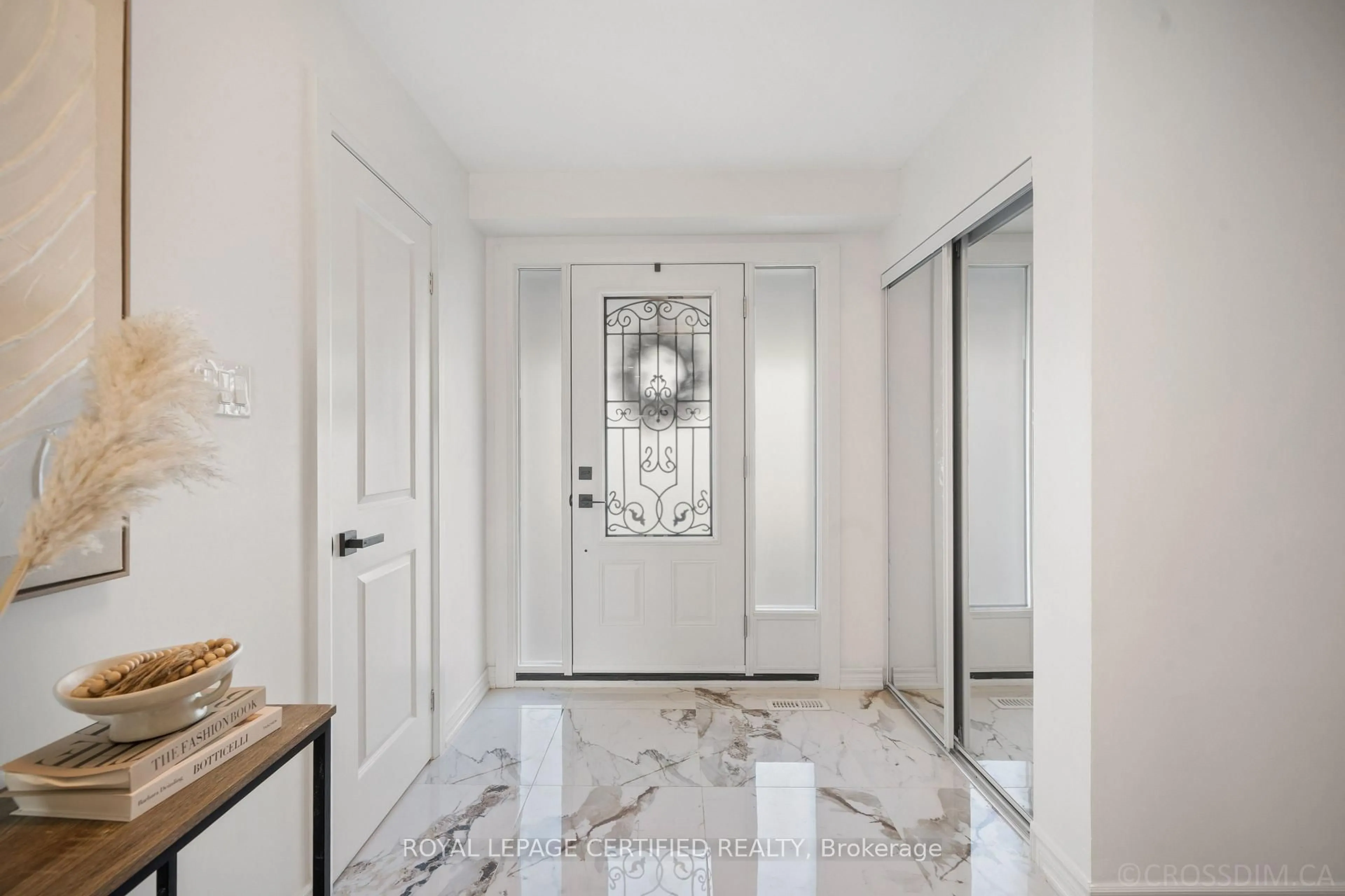 Indoor entryway for 49 Skegby Rd, Brampton Ontario L6V 2T8