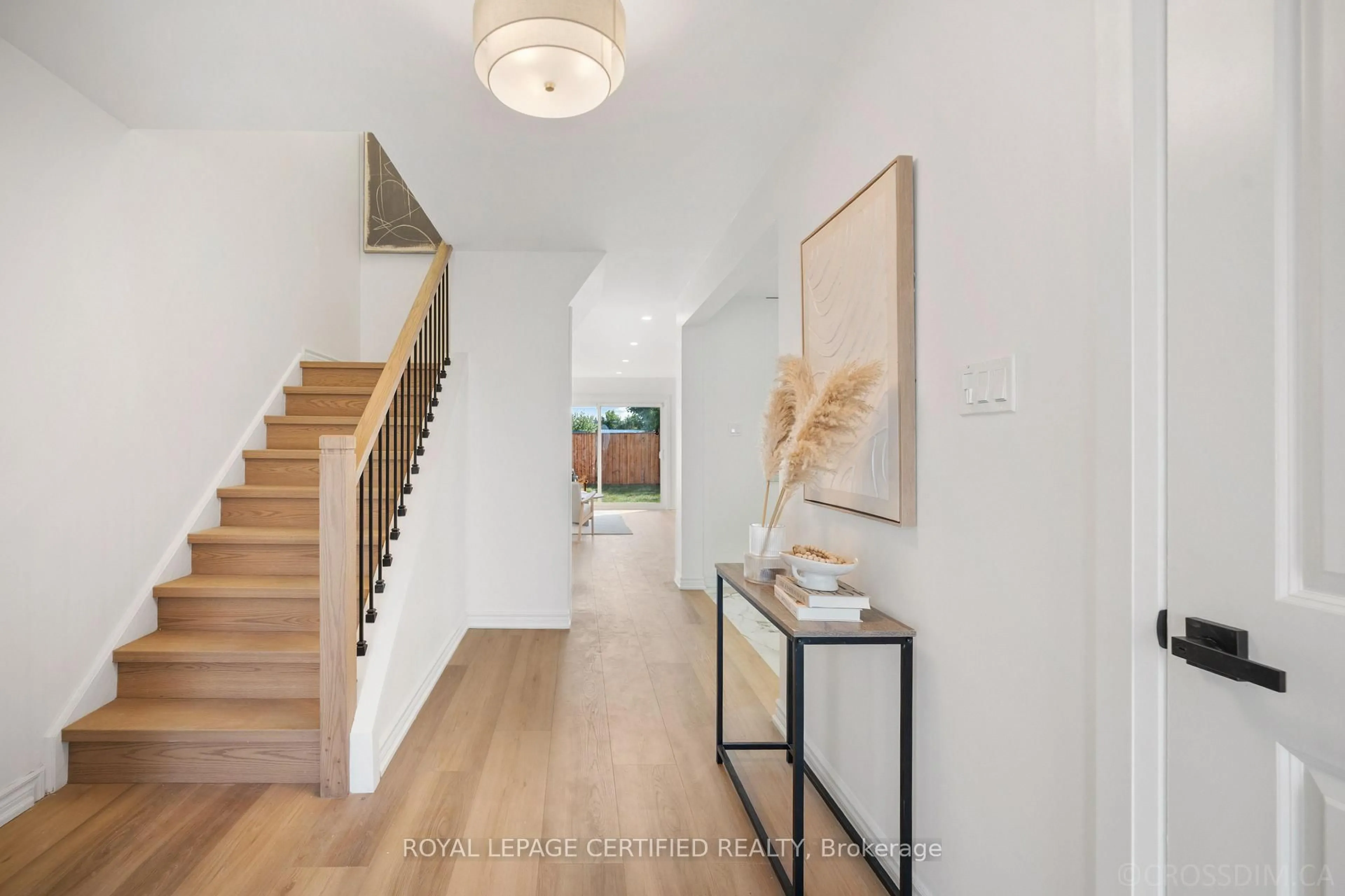 Indoor entryway for 49 Skegby Rd, Brampton Ontario L6V 2T8