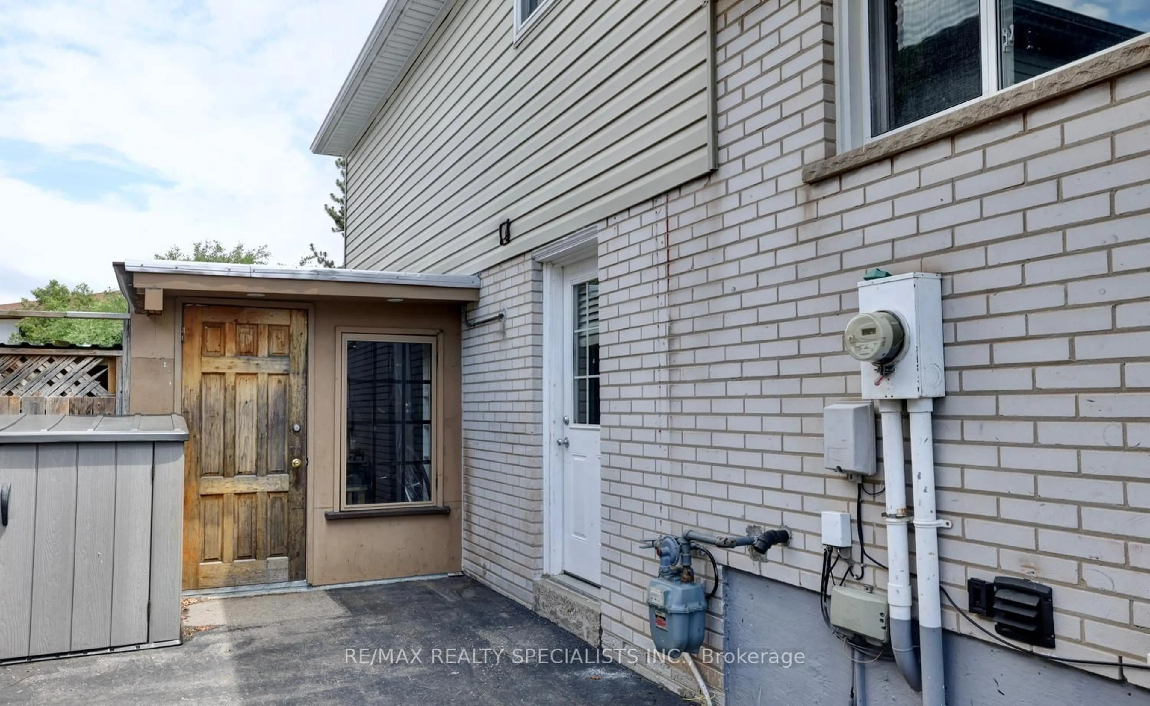 Unknown for 2715 Hollington Cres, Mississauga Ontario L5K 1E8